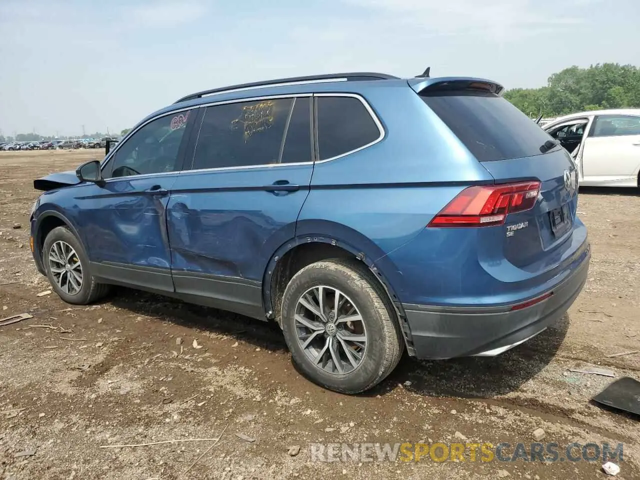 2 fotografías del automóvil dañado 3VV3B7AX7KM083133 VOLKSWAGEN TIGUAN 2019
