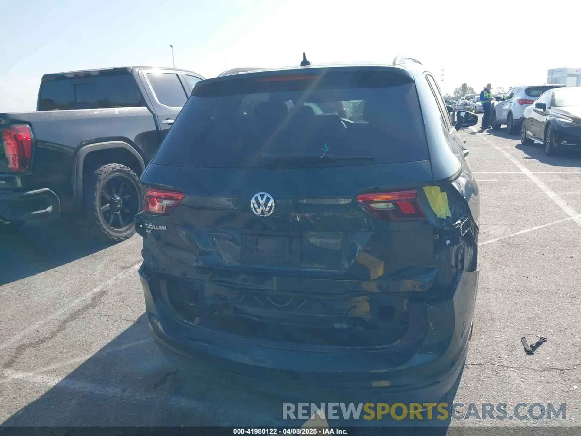 16 fotografías del automóvil dañado 3VV3B7AX8KM044731 VOLKSWAGEN TIGUAN 2019