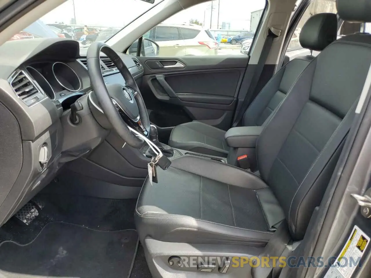 7 fotografías del automóvil dañado 3VV3B7AX9KM063174 VOLKSWAGEN TIGUAN 2019