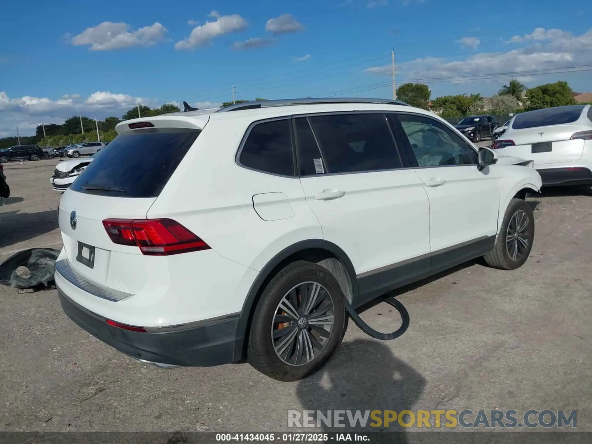4 fotografías del automóvil dañado 3VV3B7AX9KM067418 VOLKSWAGEN TIGUAN 2019