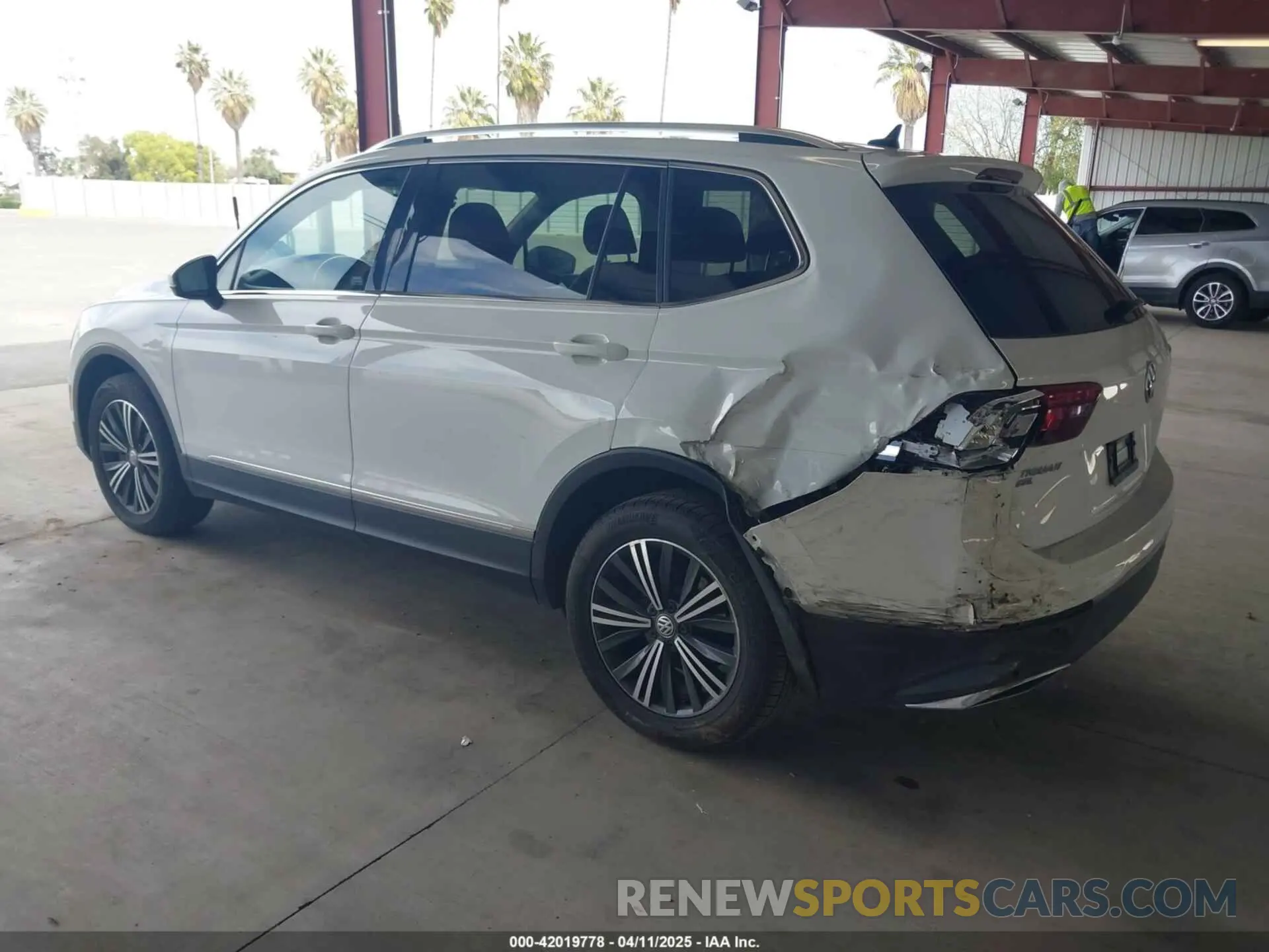 3 fotografías del automóvil dañado 3VV3B7AXXKM055925 VOLKSWAGEN TIGUAN 2019