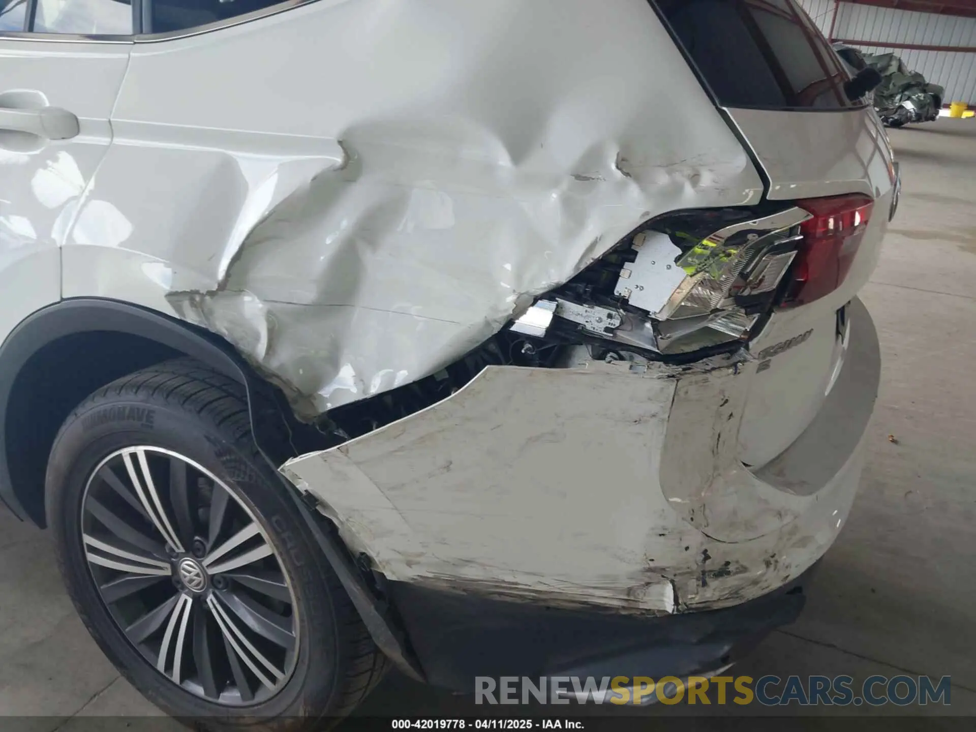 6 fotografías del automóvil dañado 3VV3B7AXXKM055925 VOLKSWAGEN TIGUAN 2019