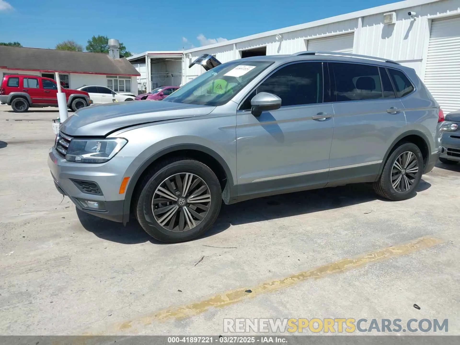 2 fotografías del automóvil dañado 3VV3B7AXXKM133247 VOLKSWAGEN TIGUAN 2019