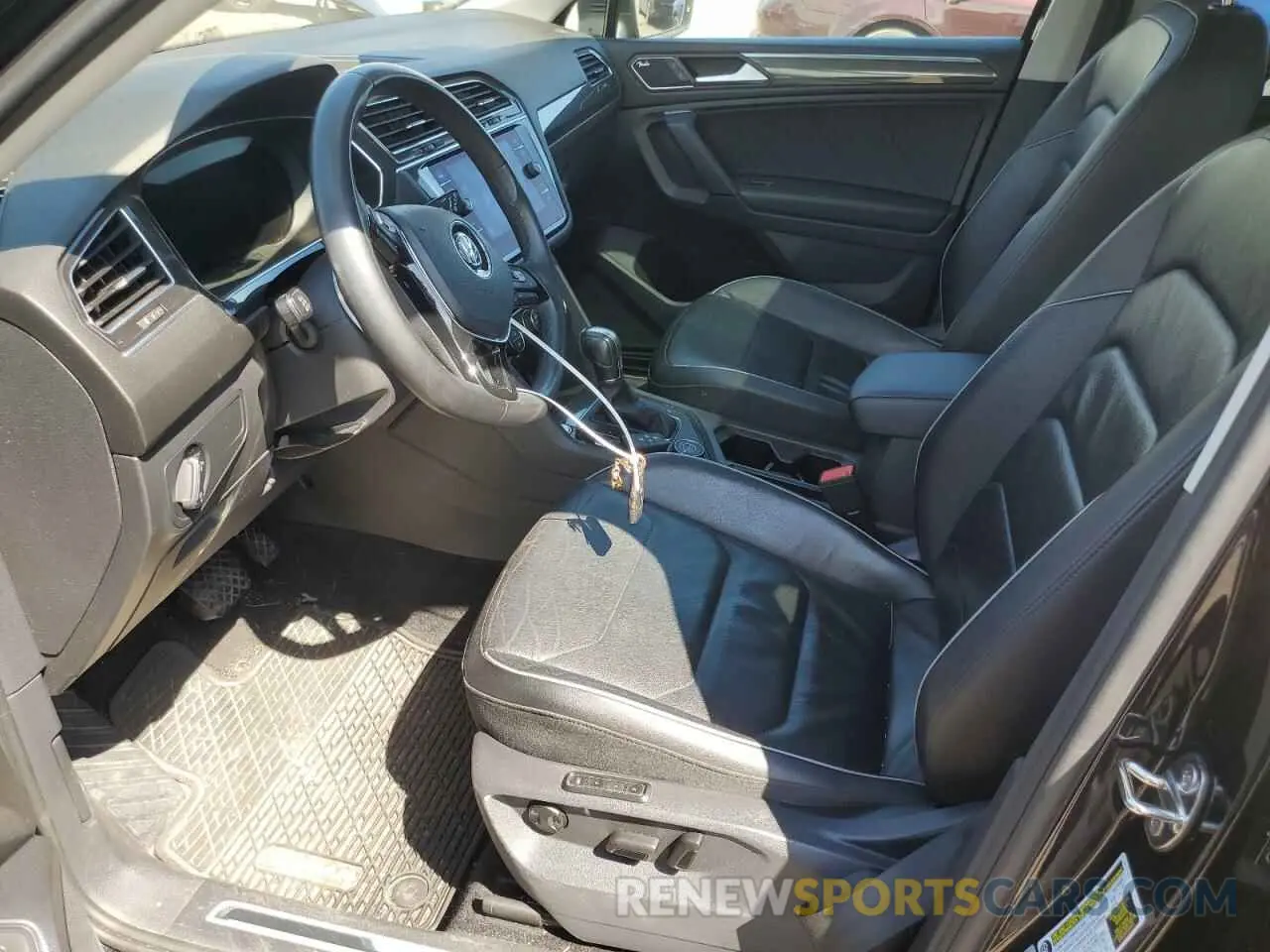 7 fotografías del automóvil dañado 3VV4B7AX0KM072351 VOLKSWAGEN TIGUAN 2019