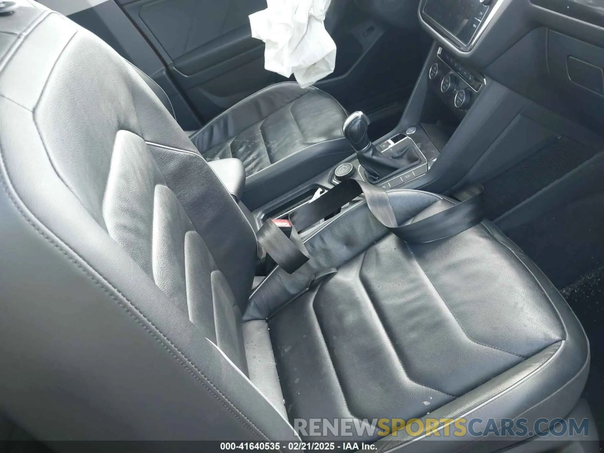 5 fotografías del automóvil dañado 3VV4B7AX9KM068380 VOLKSWAGEN TIGUAN 2019