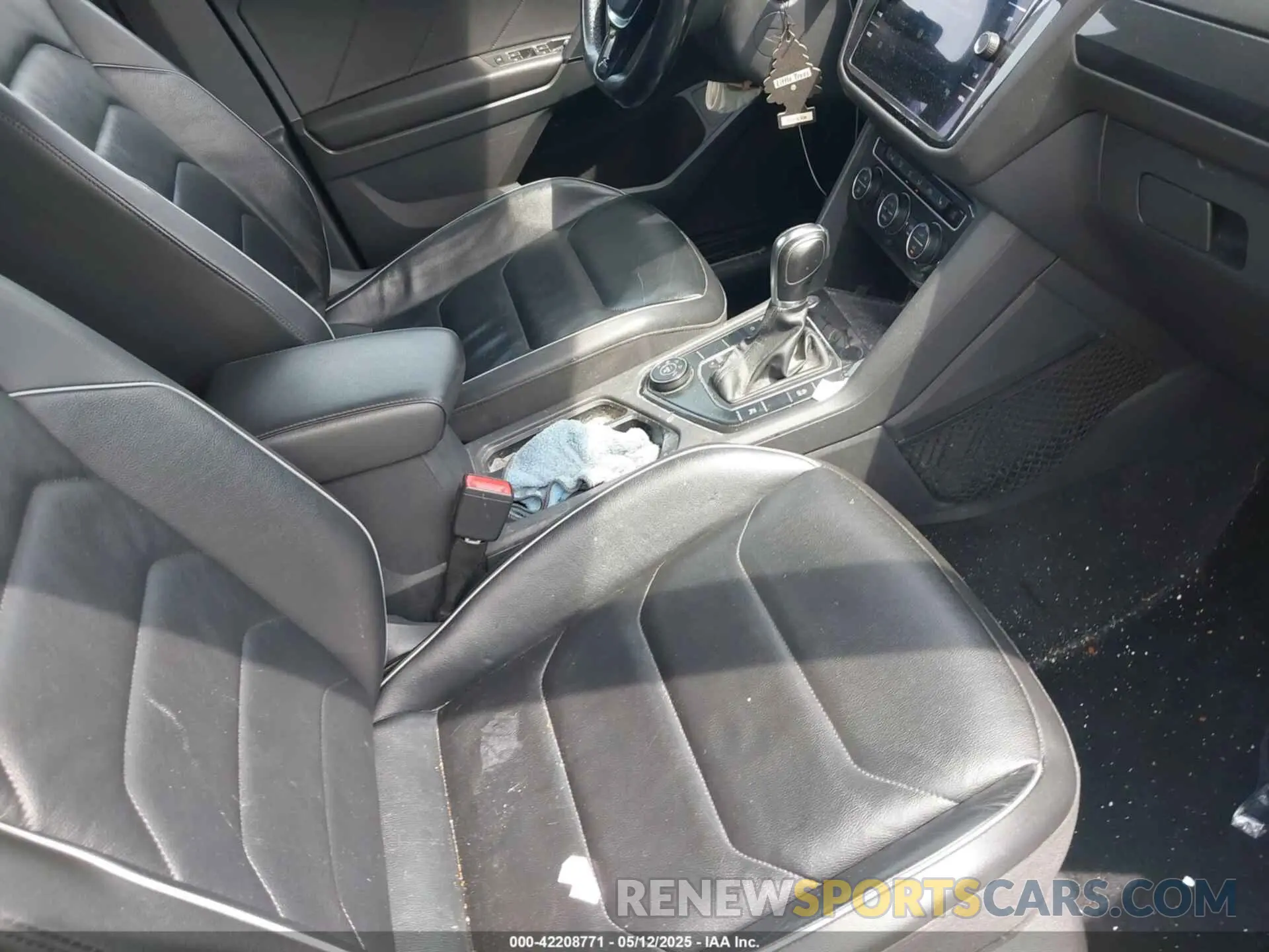 5 fotografías del automóvil dañado 3VV4B7AXXKM021780 VOLKSWAGEN TIGUAN 2019