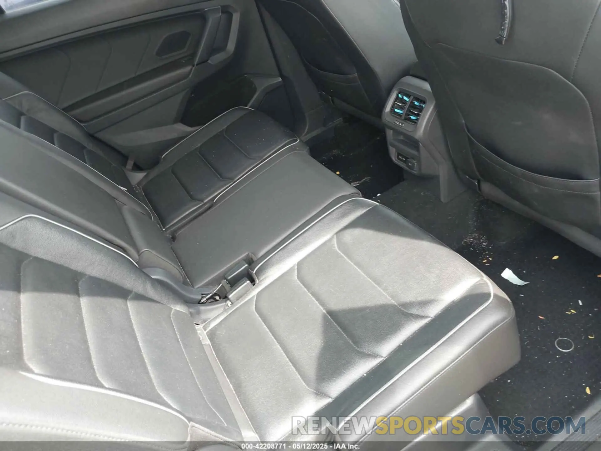 8 fotografías del automóvil dañado 3VV4B7AXXKM021780 VOLKSWAGEN TIGUAN 2019