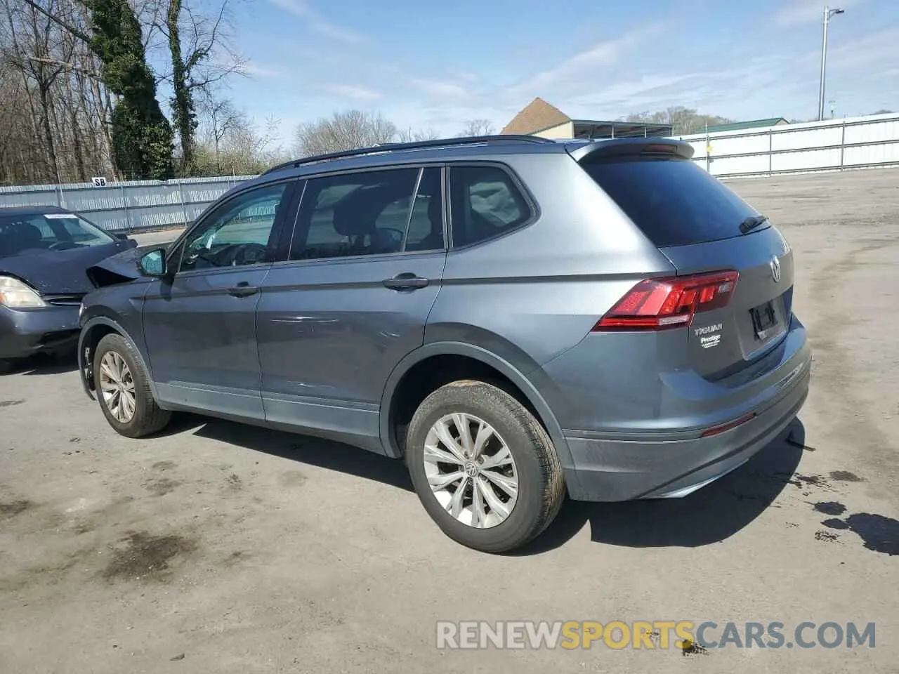 2 fotografías del automóvil dañado 3VV0B7AX2LM076093 VOLKSWAGEN TIGUAN 2020