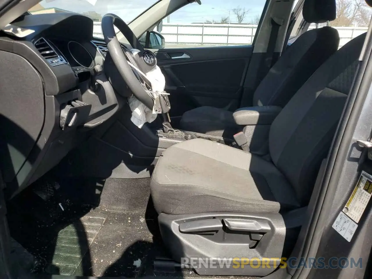 7 fotografías del automóvil dañado 3VV0B7AX2LM076093 VOLKSWAGEN TIGUAN 2020