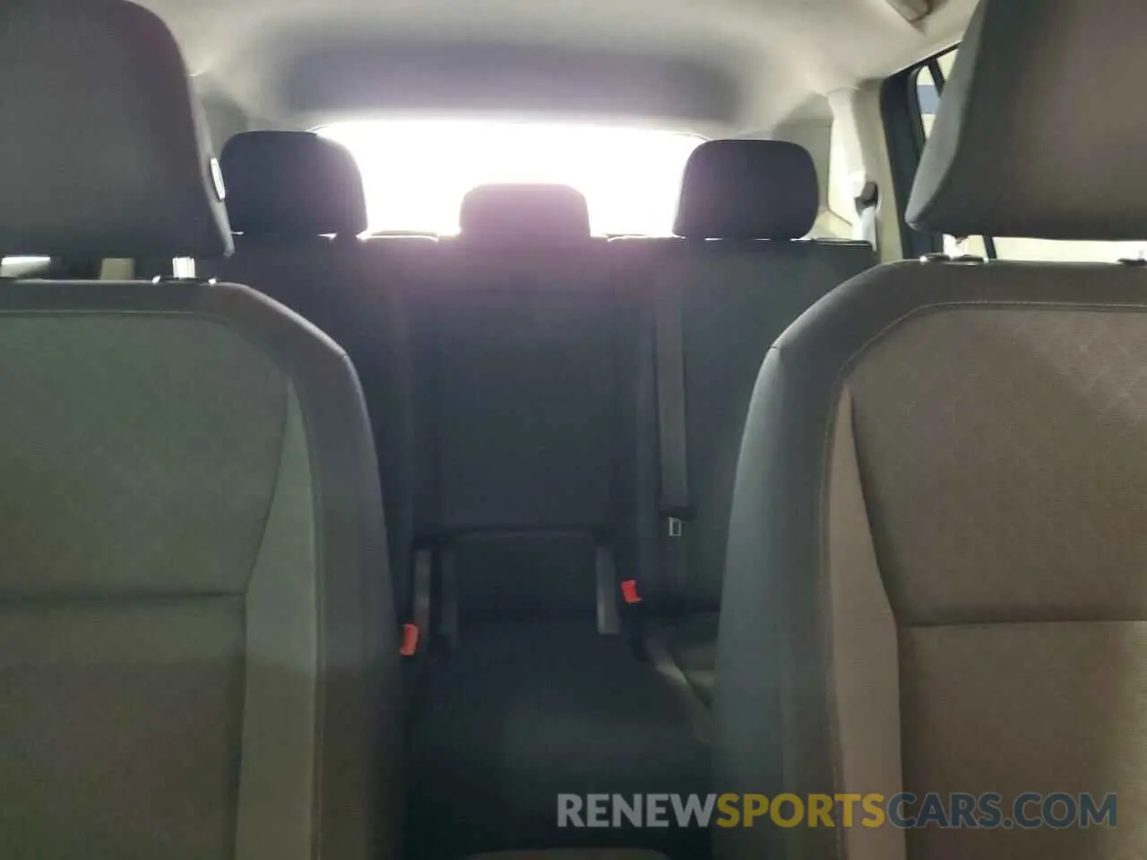 10 fotografías del automóvil dañado 3VV0B7AX2LM122621 VOLKSWAGEN TIGUAN 2020
