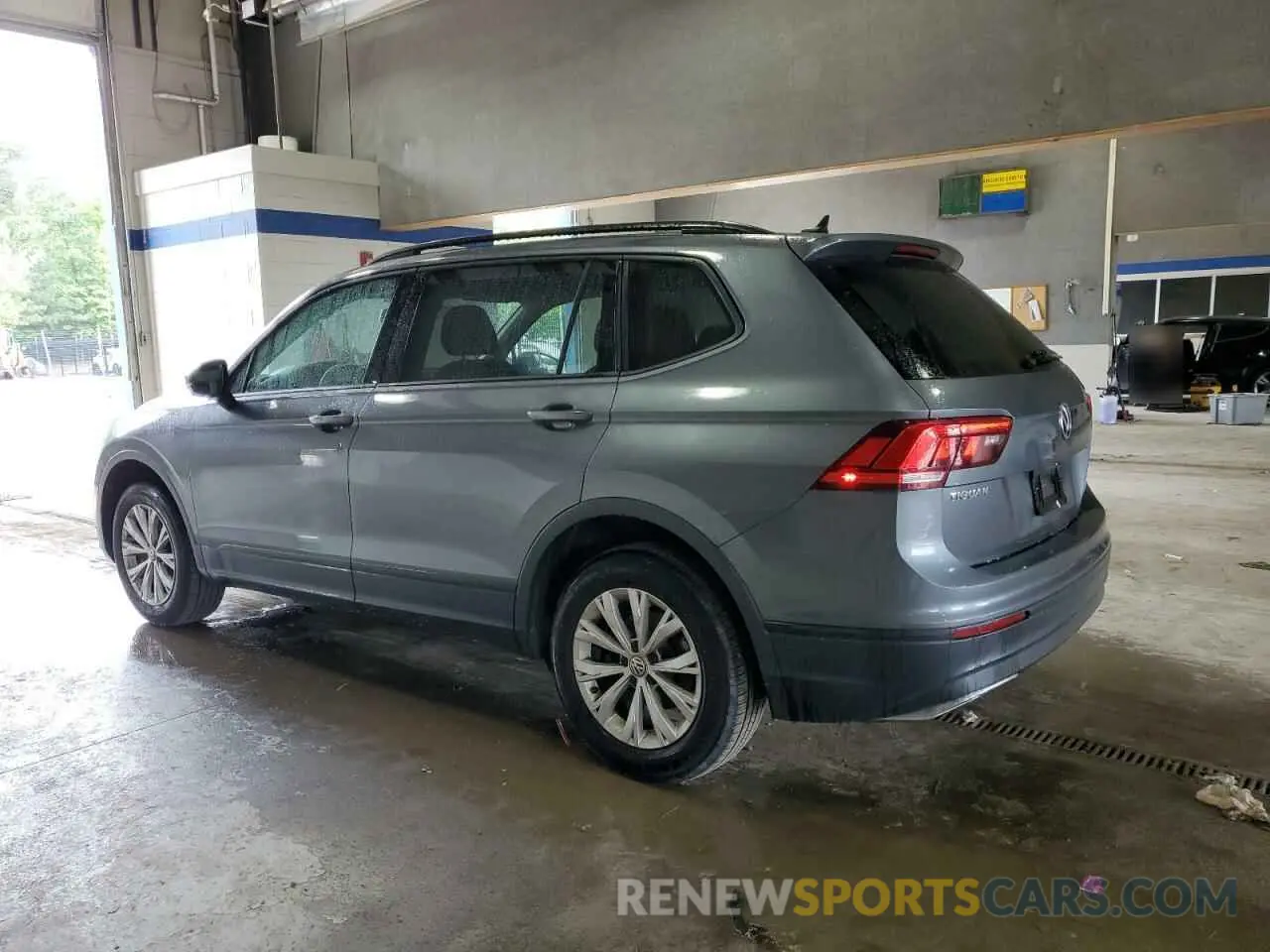 2 fotografías del automóvil dañado 3VV0B7AX2LM122621 VOLKSWAGEN TIGUAN 2020
