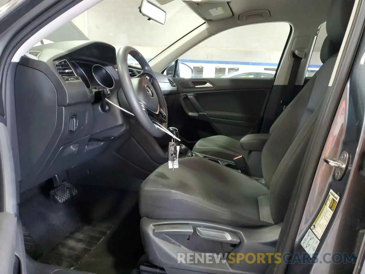7 fotografías del automóvil dañado 3VV0B7AX2LM122621 VOLKSWAGEN TIGUAN 2020