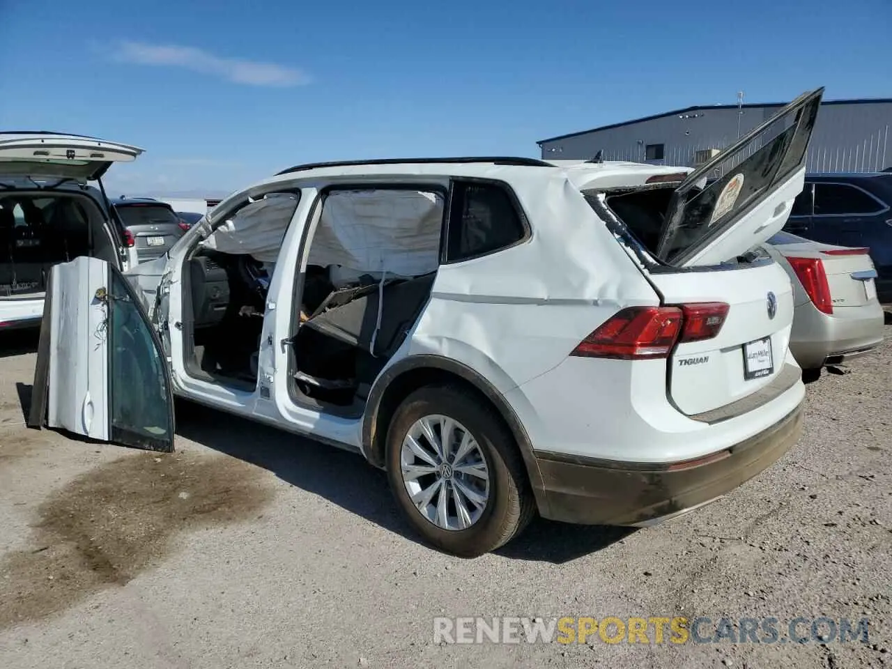 2 fotografías del automóvil dañado 3VV0B7AX4LM020785 VOLKSWAGEN TIGUAN 2020