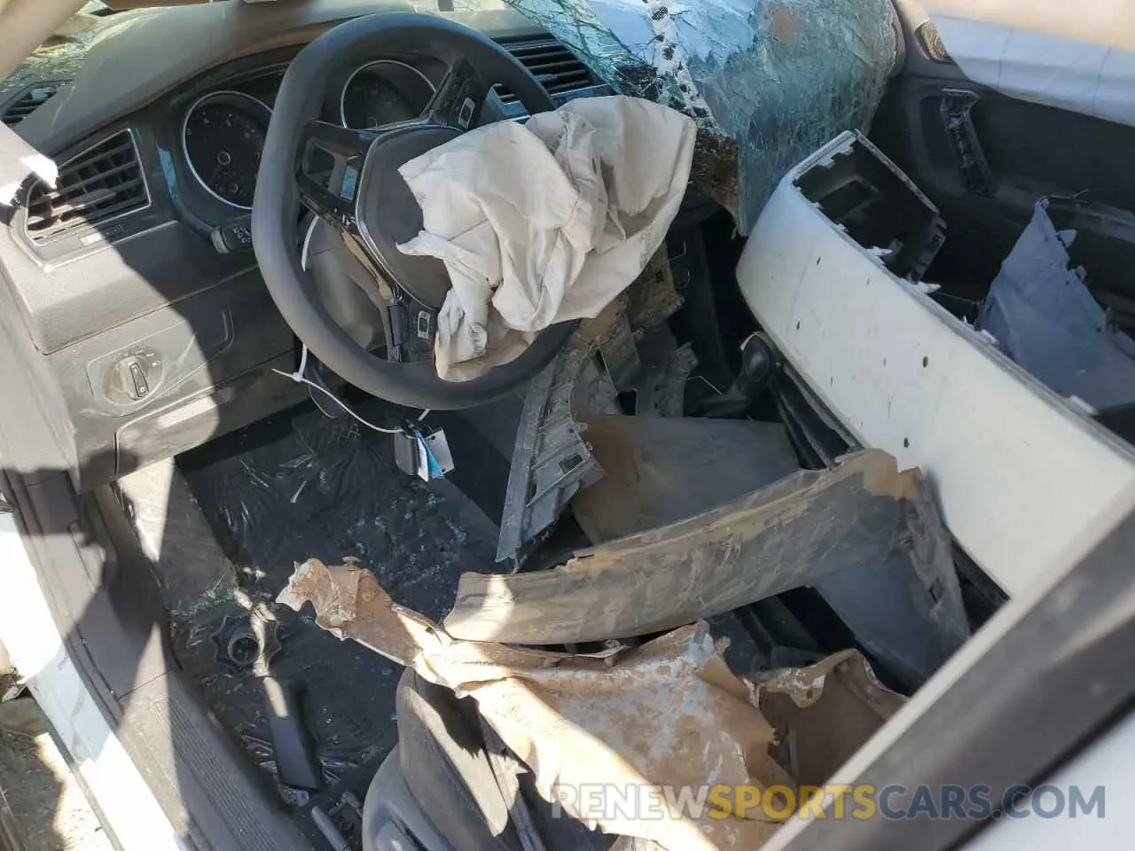 8 fotografías del automóvil dañado 3VV0B7AX4LM020785 VOLKSWAGEN TIGUAN 2020