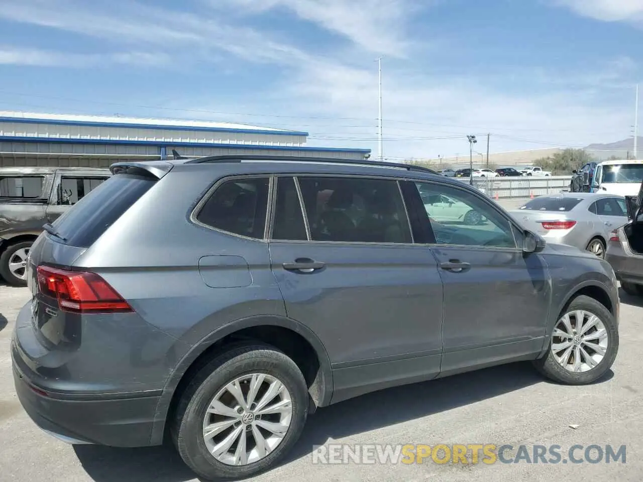 3 fotografías del automóvil dañado 3VV0B7AX8LM025049 VOLKSWAGEN TIGUAN 2020