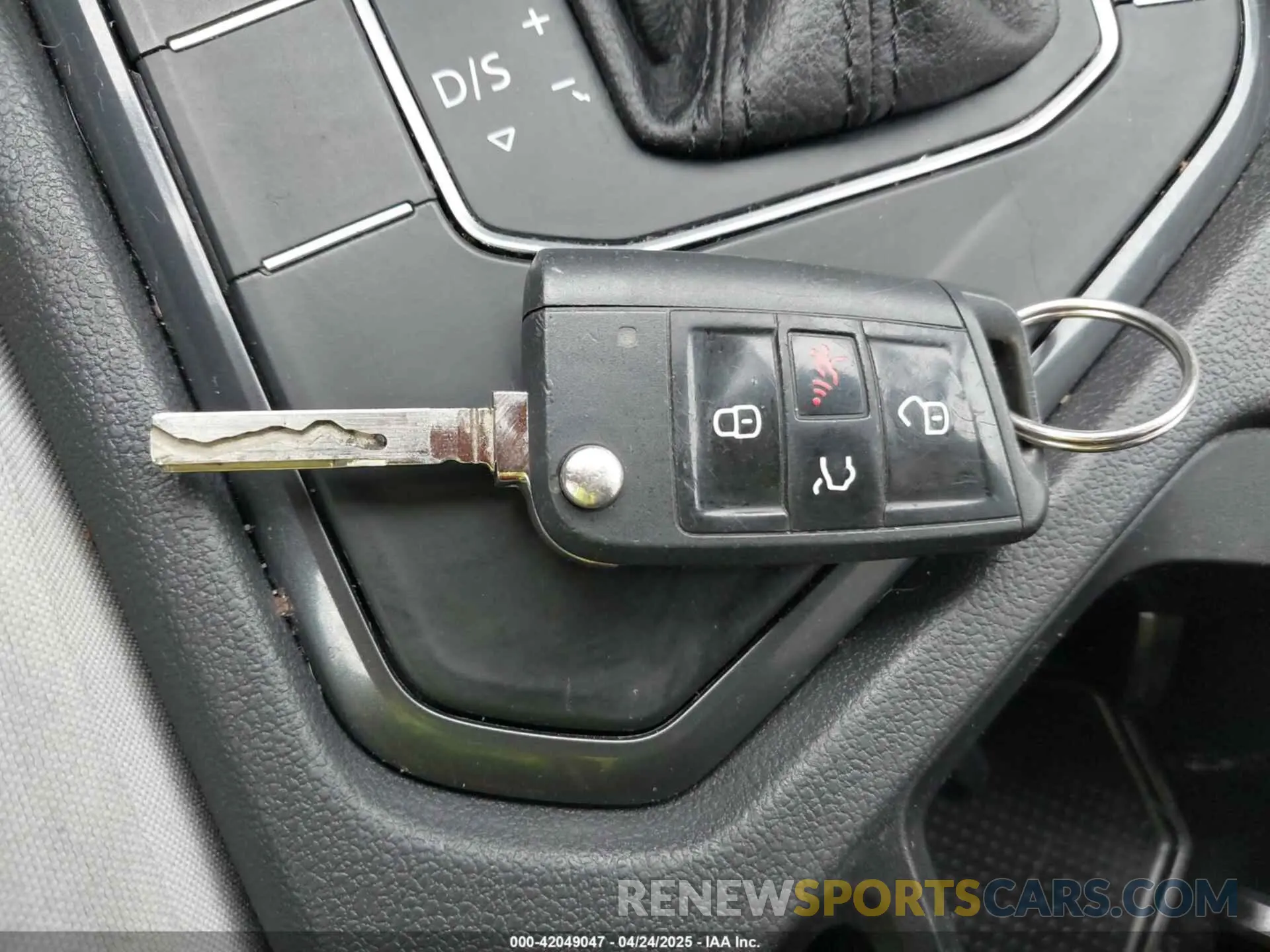 11 fotografías del automóvil dañado 3VV1B7AX2LM078043 VOLKSWAGEN TIGUAN 2020