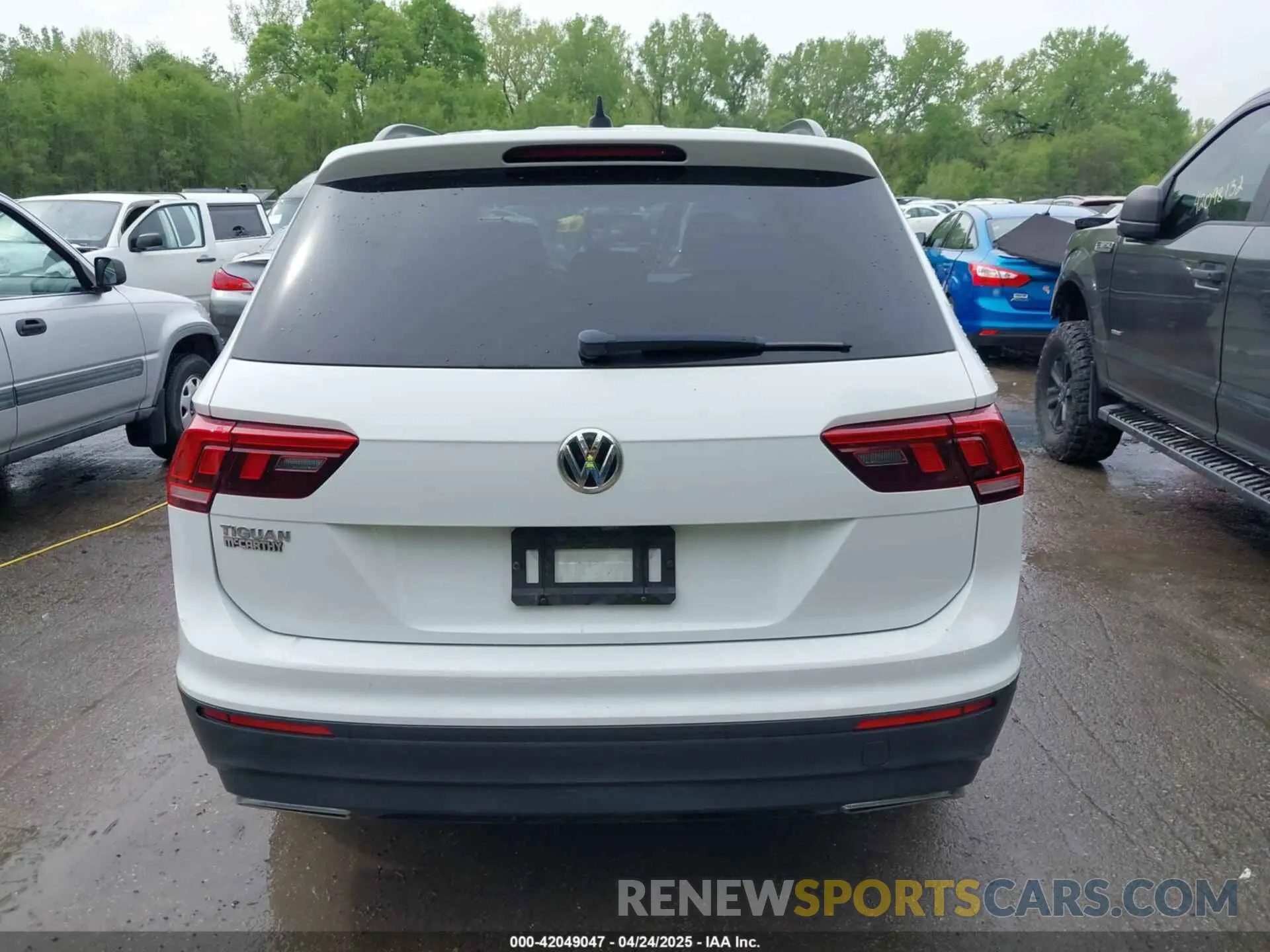 16 fotografías del automóvil dañado 3VV1B7AX2LM078043 VOLKSWAGEN TIGUAN 2020