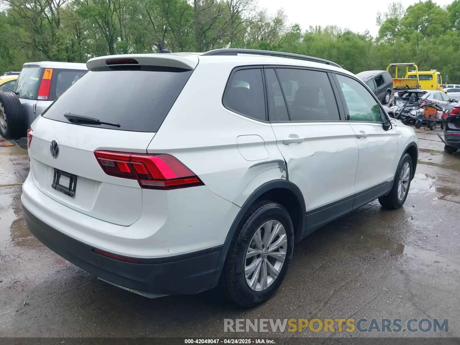 4 fotografías del automóvil dañado 3VV1B7AX2LM078043 VOLKSWAGEN TIGUAN 2020