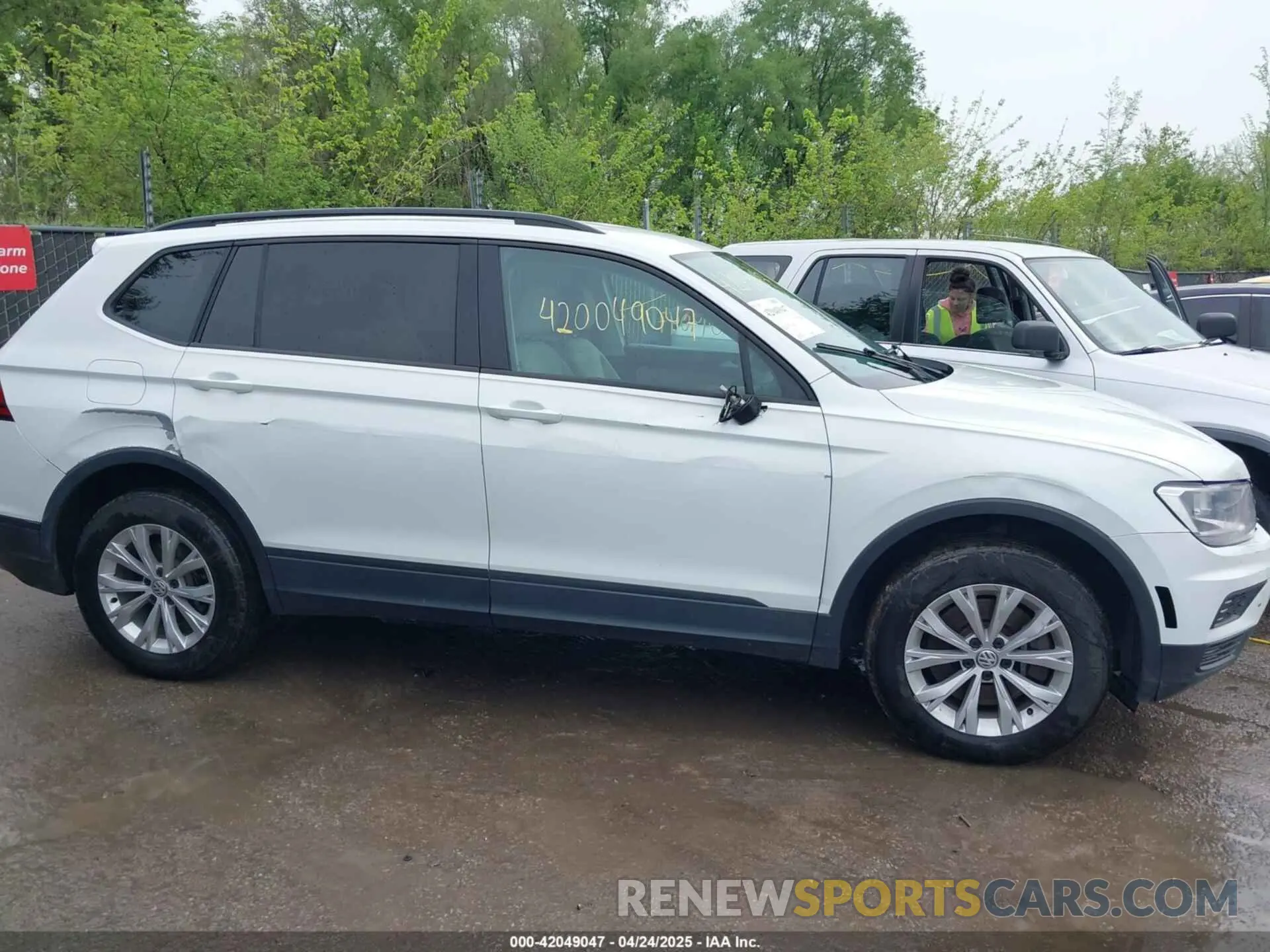6 fotografías del automóvil dañado 3VV1B7AX2LM078043 VOLKSWAGEN TIGUAN 2020
