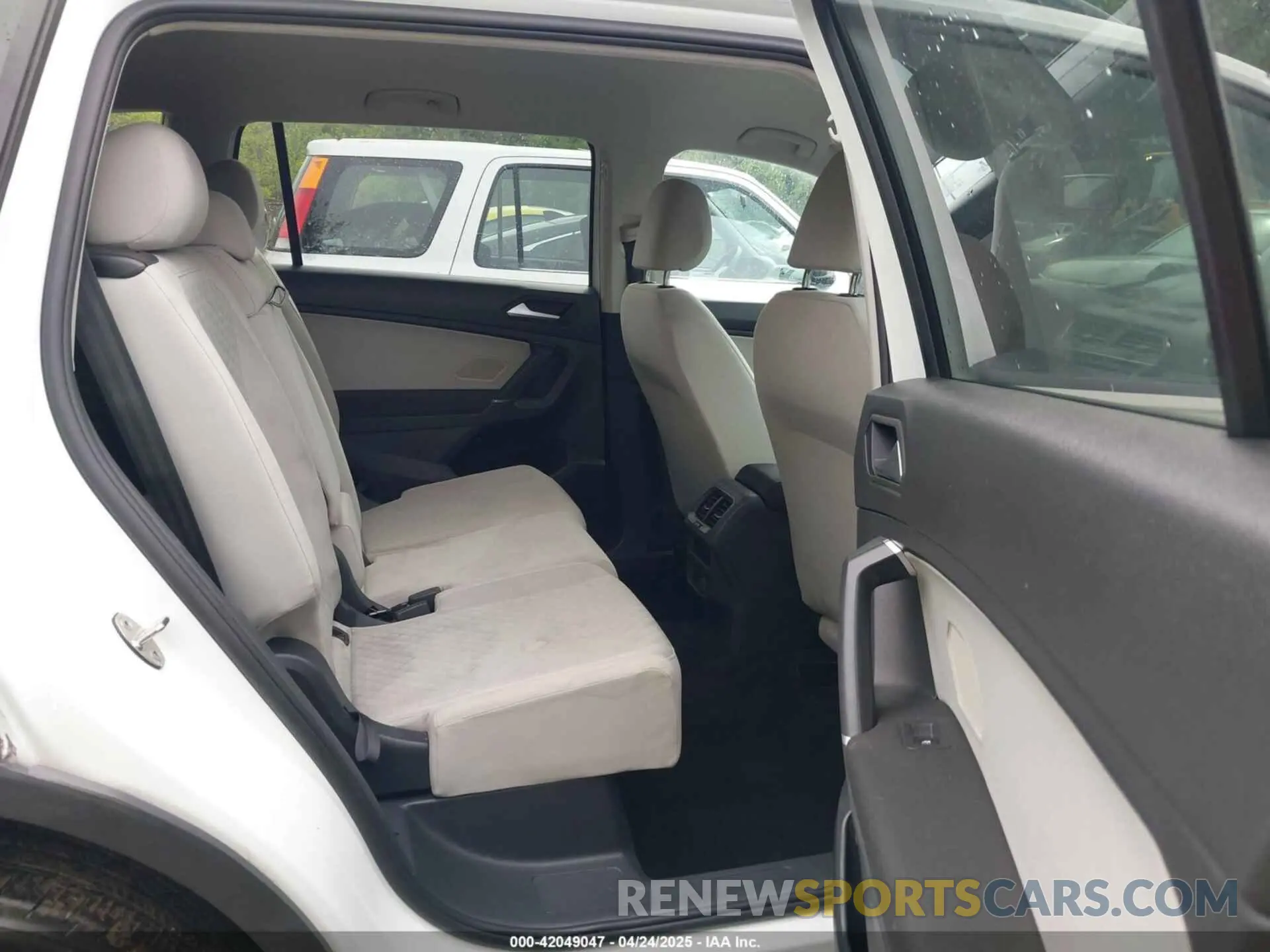8 fotografías del automóvil dañado 3VV1B7AX2LM078043 VOLKSWAGEN TIGUAN 2020