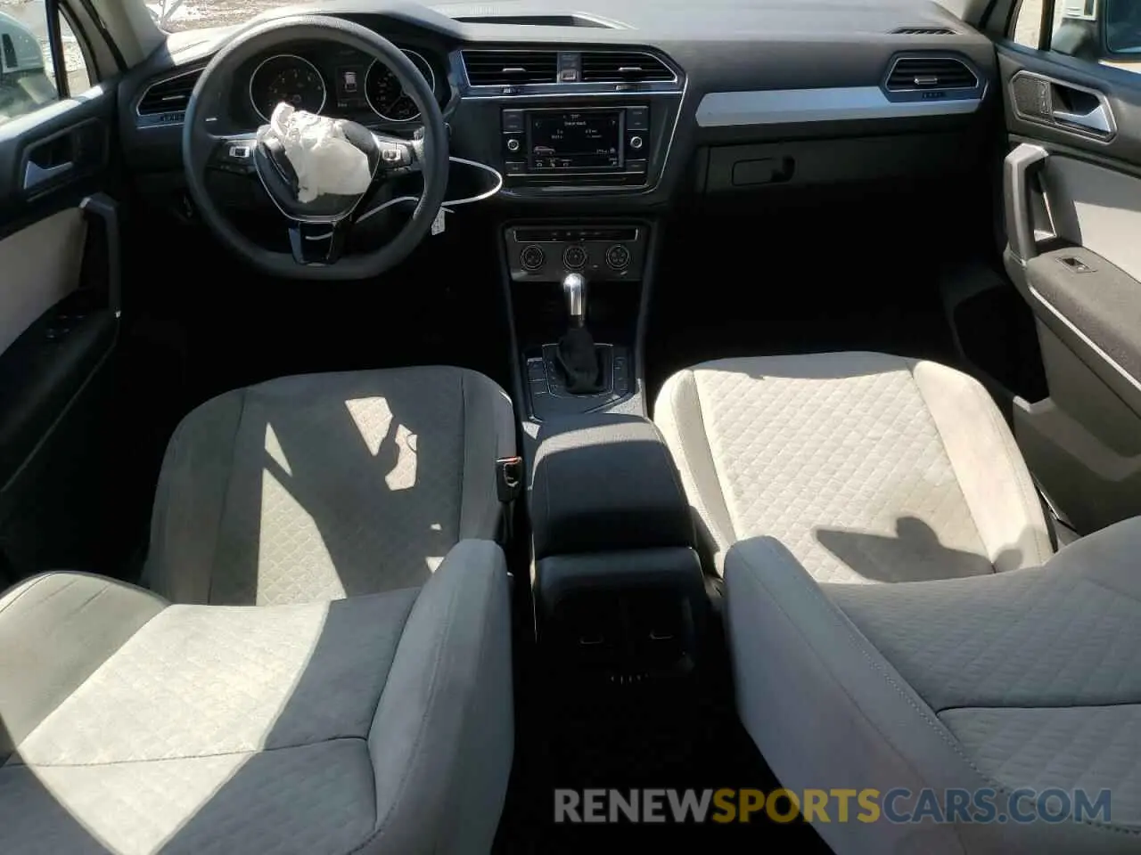 8 fotografías del automóvil dañado 3VV1B7AX3LM037288 VOLKSWAGEN TIGUAN 2020