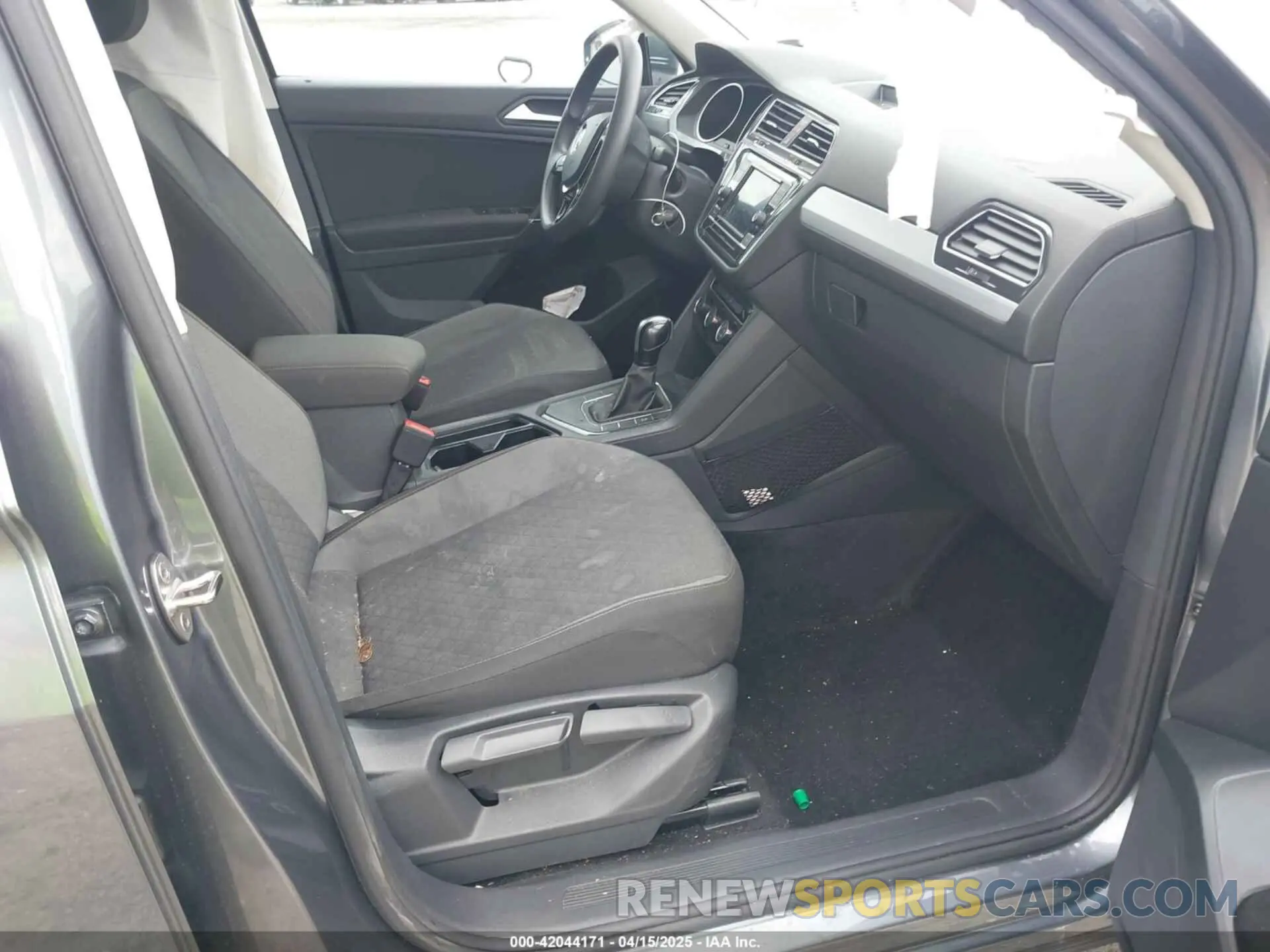 13 fotografías del automóvil dañado 3VV1B7AX3LM103449 VOLKSWAGEN TIGUAN 2020