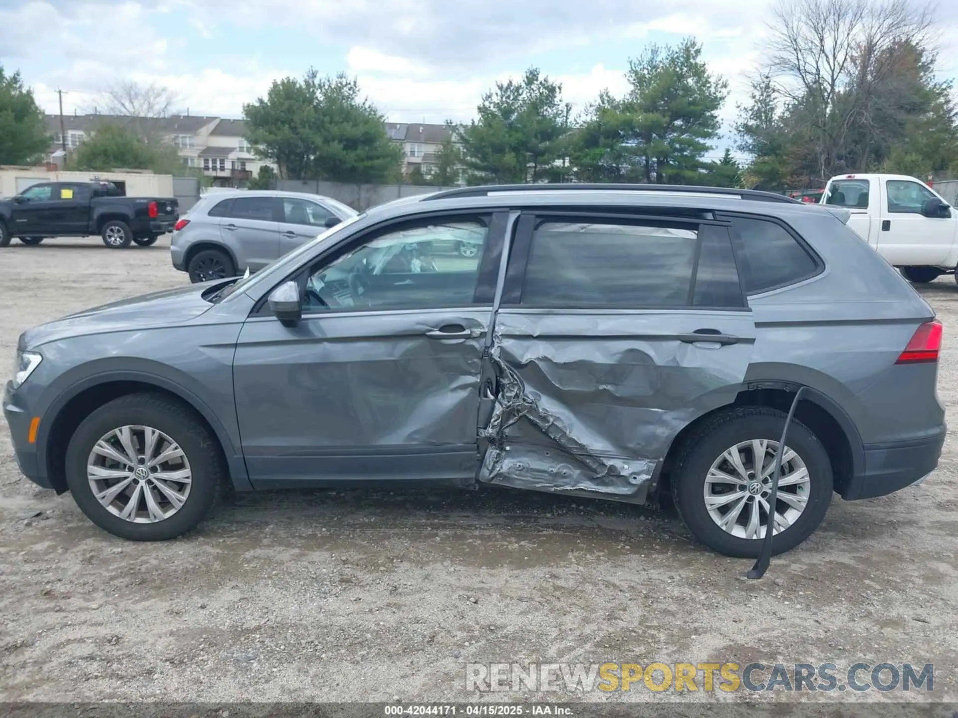 14 fotografías del automóvil dañado 3VV1B7AX3LM103449 VOLKSWAGEN TIGUAN 2020