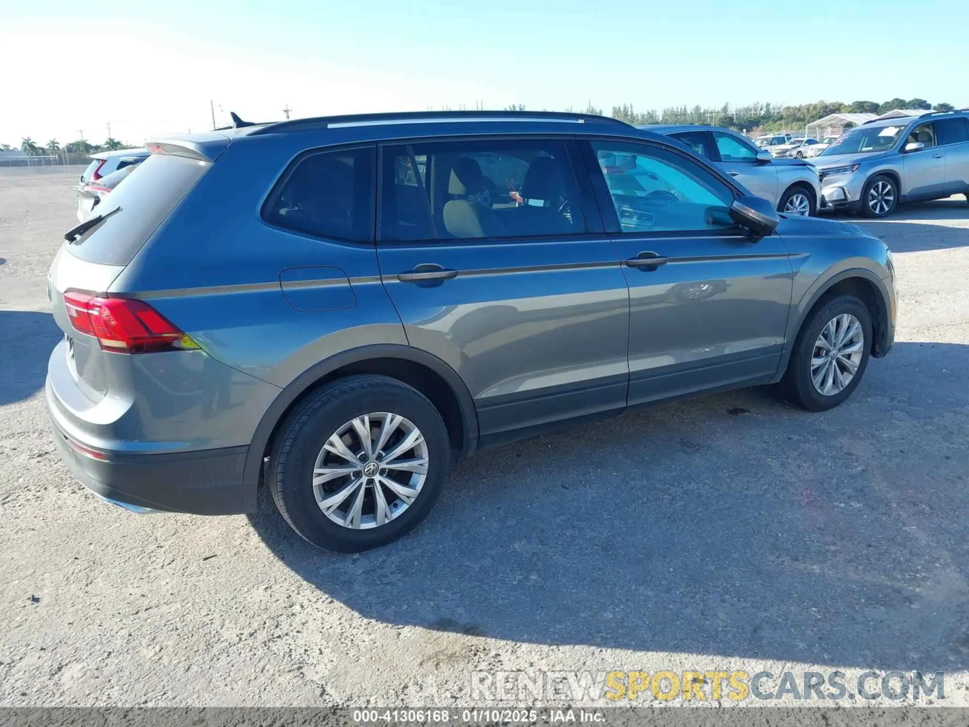 4 fotografías del automóvil dañado 3VV1B7AX3LM109204 VOLKSWAGEN TIGUAN 2020