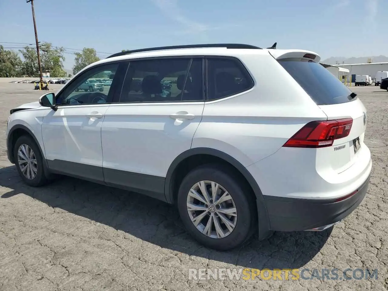 2 fotografías del automóvil dañado 3VV1B7AX3LM152439 VOLKSWAGEN TIGUAN 2020