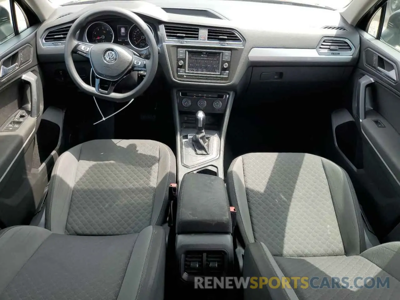 8 fotografías del automóvil dañado 3VV1B7AX4LM041365 VOLKSWAGEN TIGUAN 2020