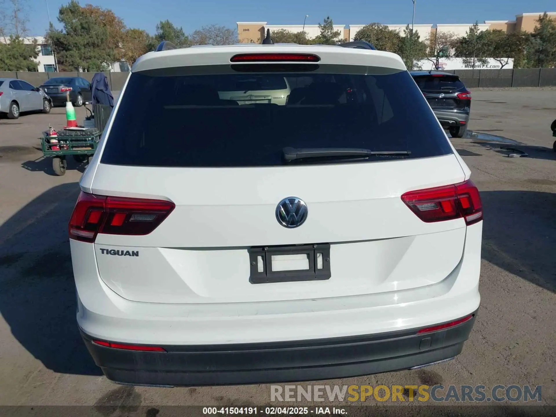 17 fotografías del automóvil dañado 3VV1B7AX4LM098567 VOLKSWAGEN TIGUAN 2020
