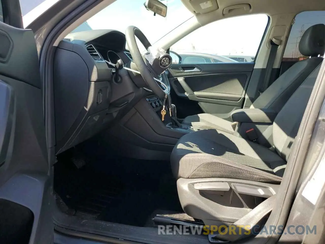 7 fotografías del automóvil dañado 3VV1B7AX5LM030925 VOLKSWAGEN TIGUAN 2020