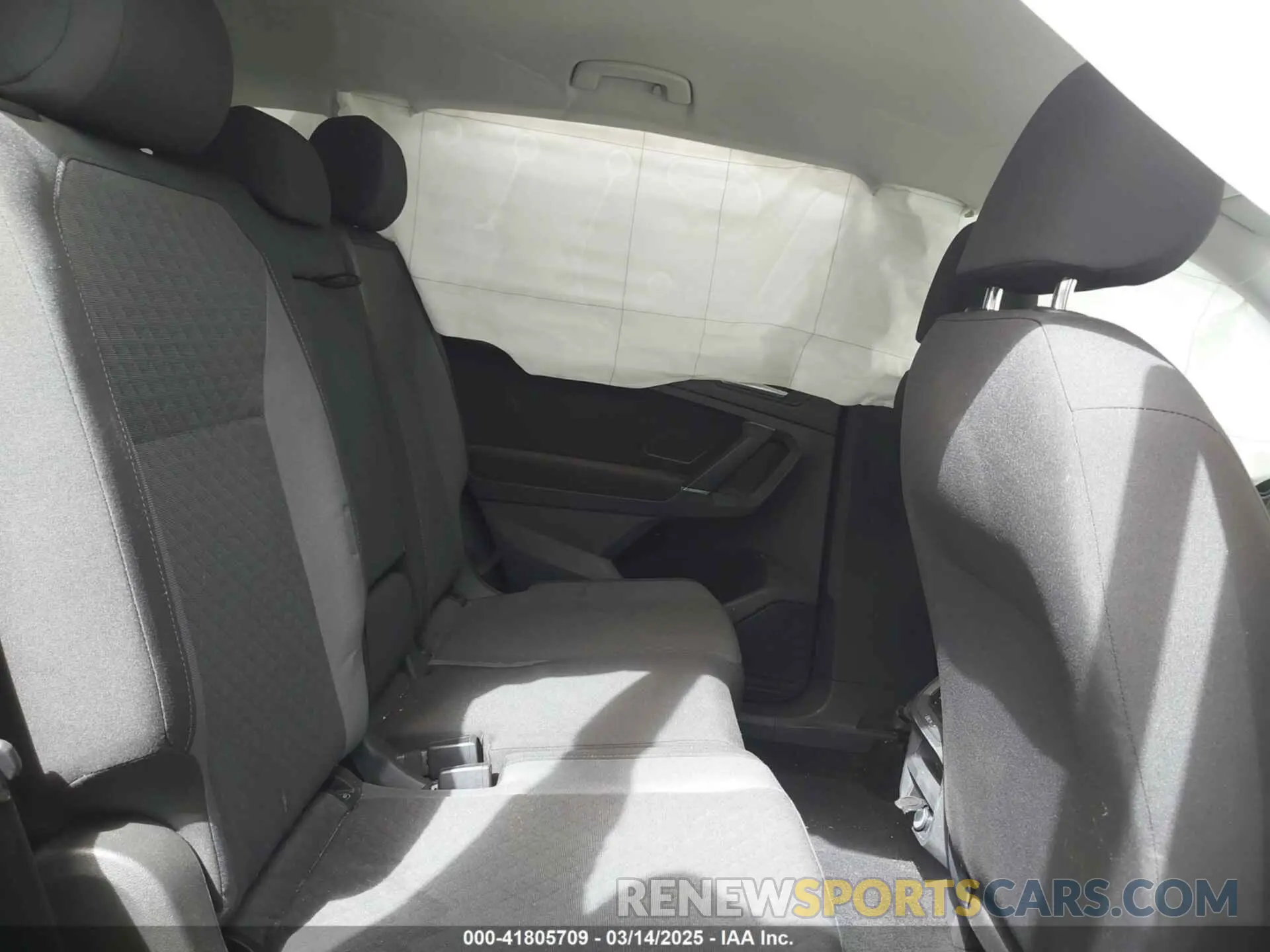 8 fotografías del automóvil dañado 3VV1B7AX5LM159943 VOLKSWAGEN TIGUAN 2020