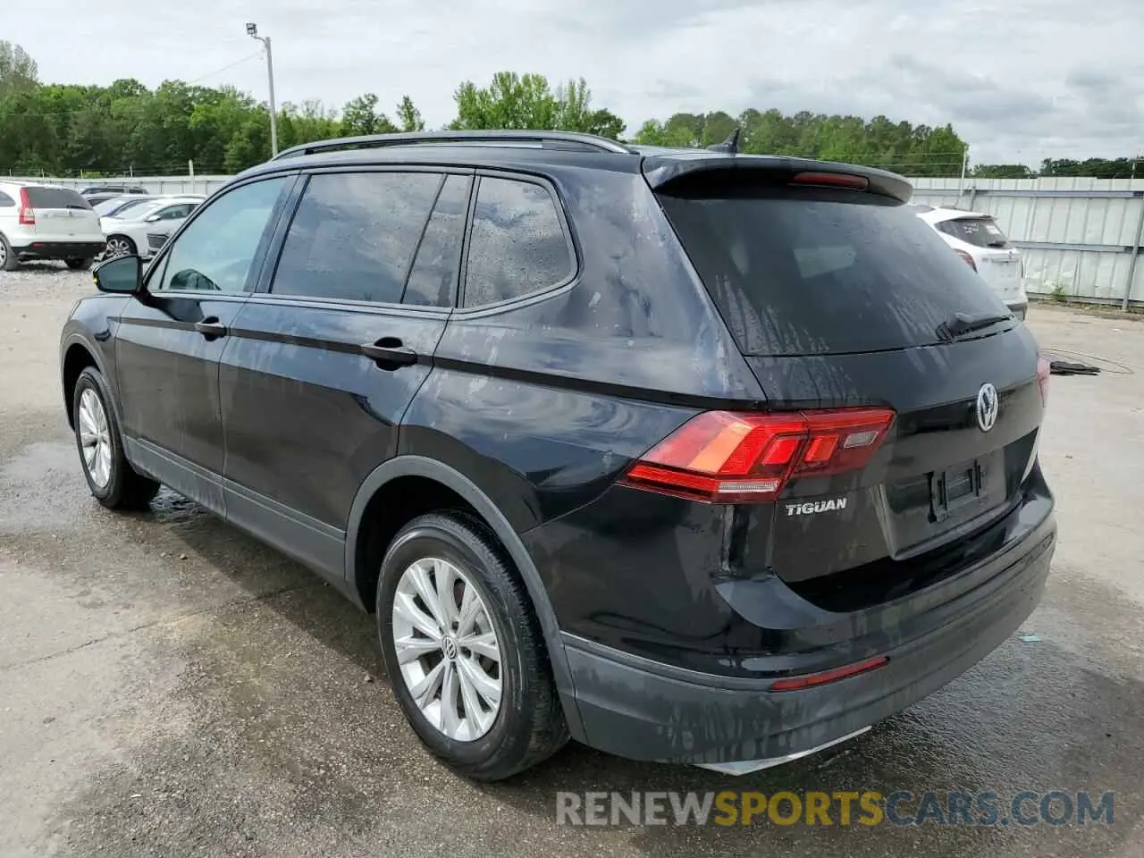 2 fotografías del automóvil dañado 3VV1B7AX5LM180033 VOLKSWAGEN TIGUAN 2020