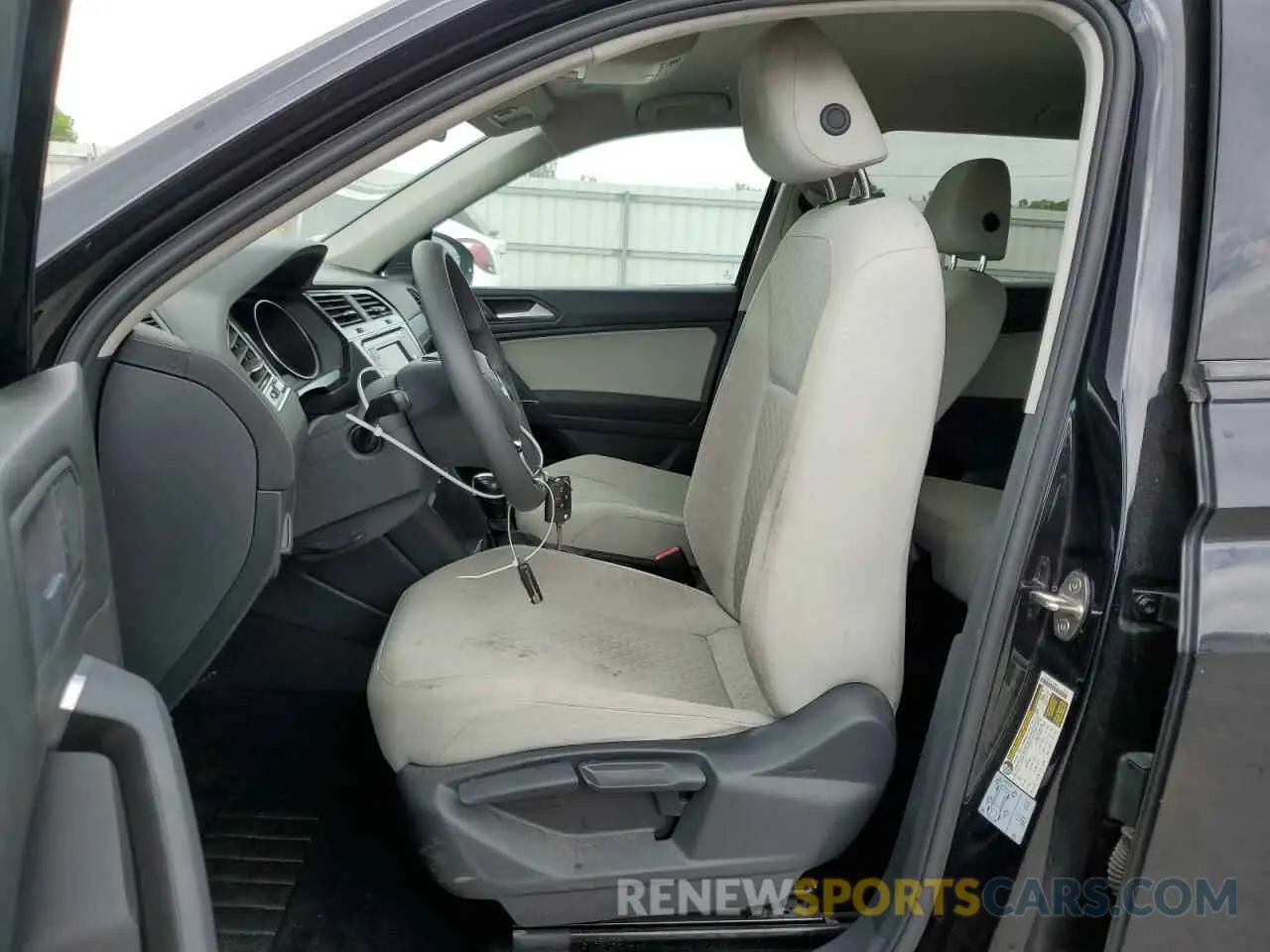 7 fotografías del automóvil dañado 3VV1B7AX5LM180033 VOLKSWAGEN TIGUAN 2020