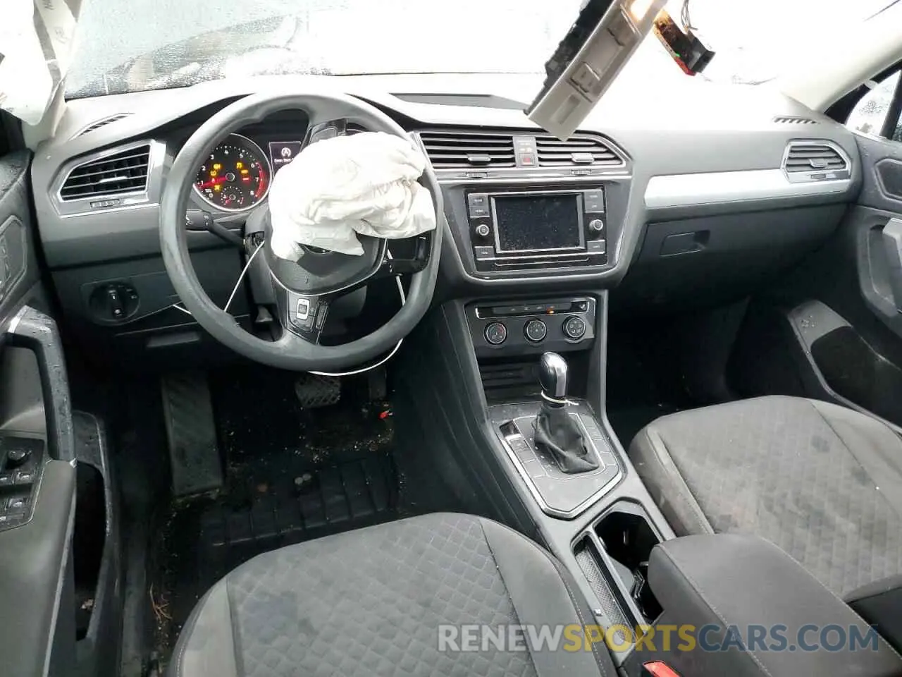 8 fotografías del automóvil dañado 3VV1B7AX8LM073364 VOLKSWAGEN TIGUAN 2020