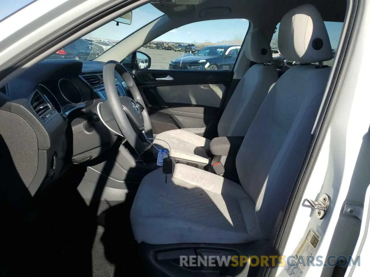 7 fotografías del automóvil dañado 3VV1B7AX8LM078127 VOLKSWAGEN TIGUAN 2020