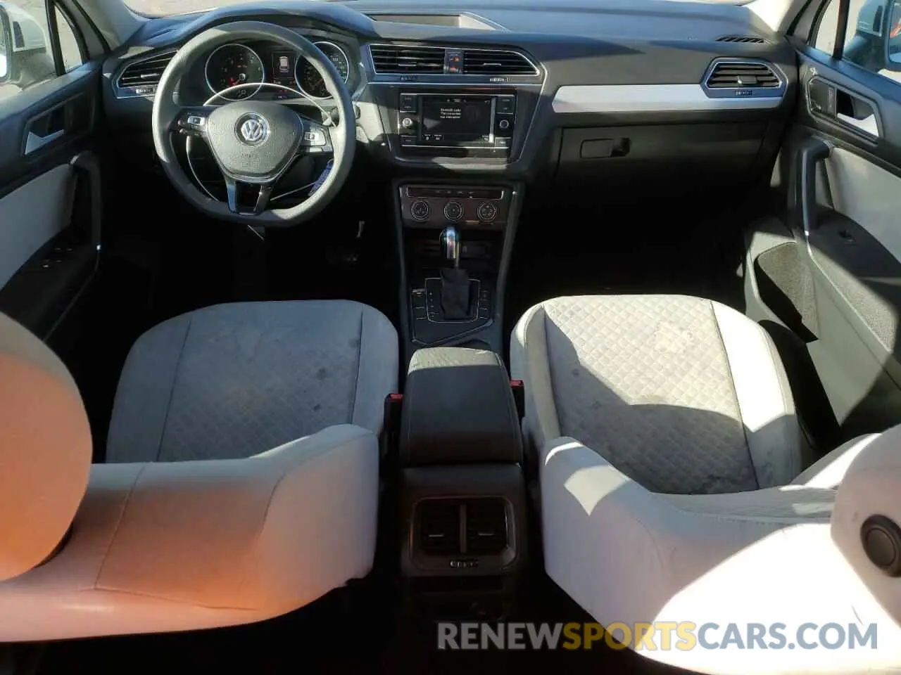 8 fotografías del automóvil dañado 3VV1B7AX8LM078127 VOLKSWAGEN TIGUAN 2020