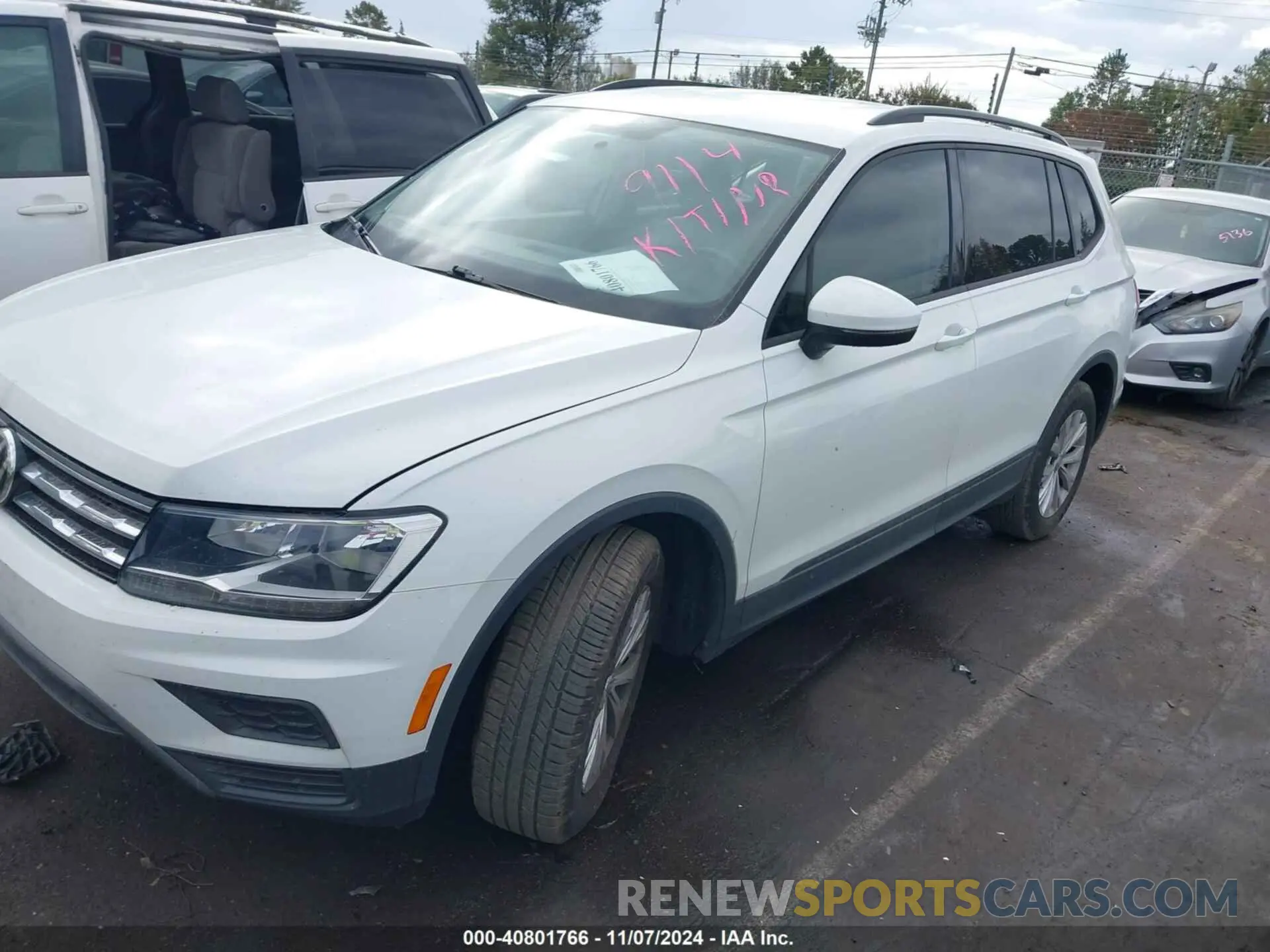 2 fotografías del automóvil dañado 3VV1B7AXXLM089114 VOLKSWAGEN TIGUAN 2020