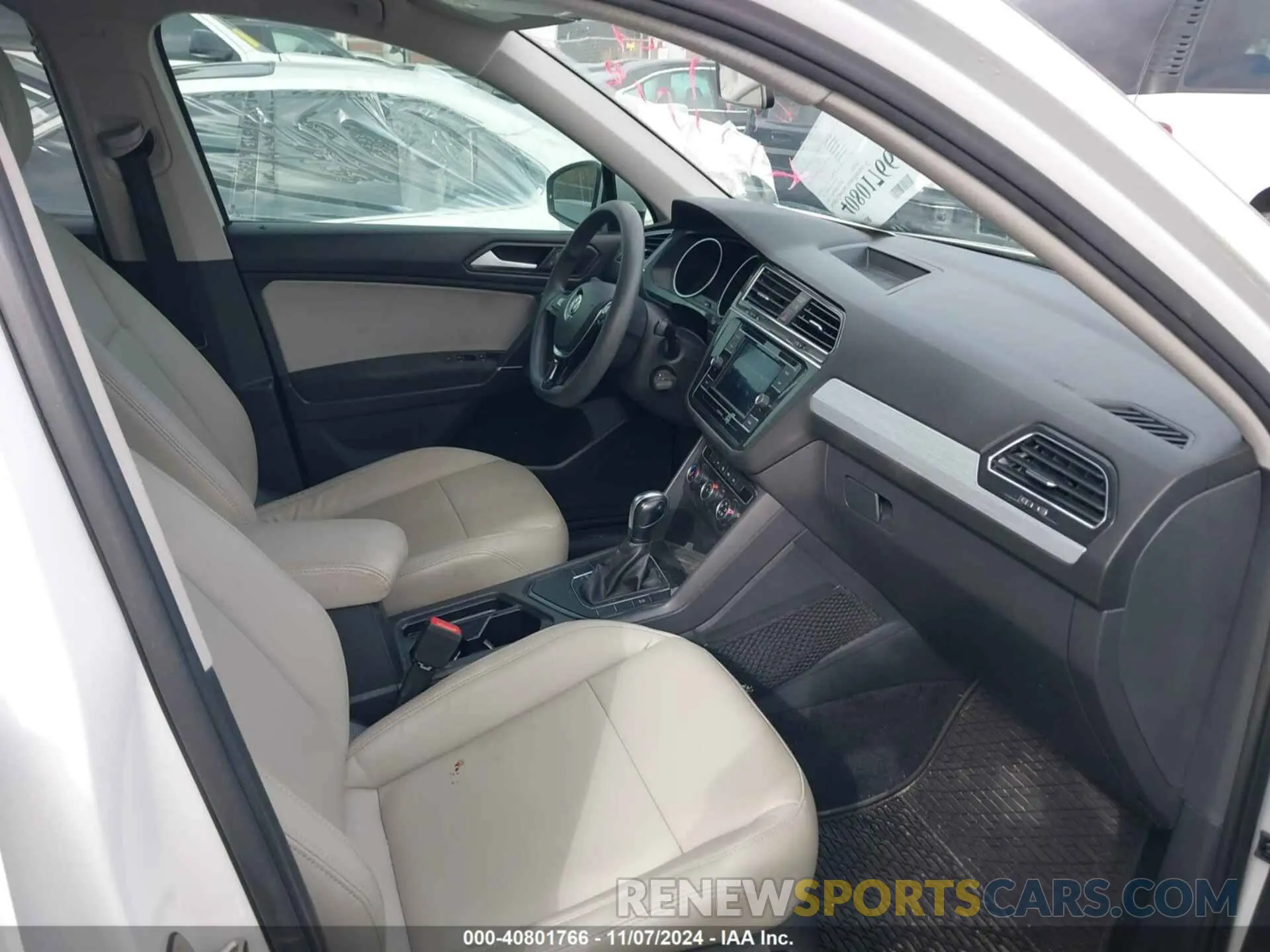 5 fotografías del automóvil dañado 3VV1B7AXXLM089114 VOLKSWAGEN TIGUAN 2020
