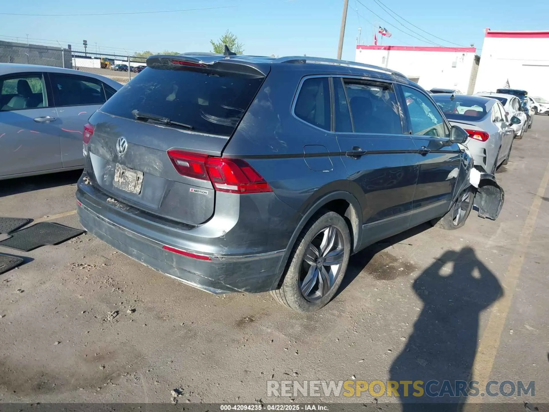 4 fotografías del automóvil dañado 3VV2B7AX0LM076182 VOLKSWAGEN TIGUAN 2020