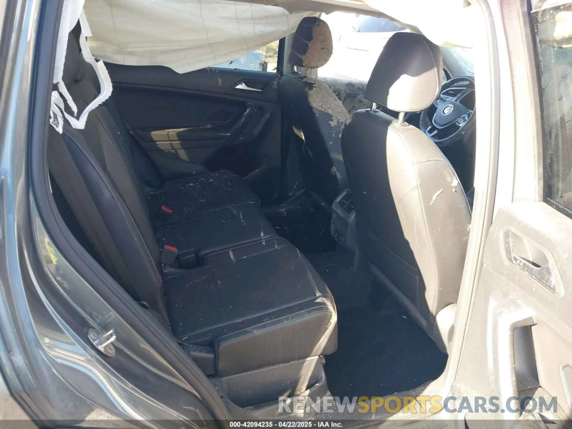 8 fotografías del automóvil dañado 3VV2B7AX0LM076182 VOLKSWAGEN TIGUAN 2020