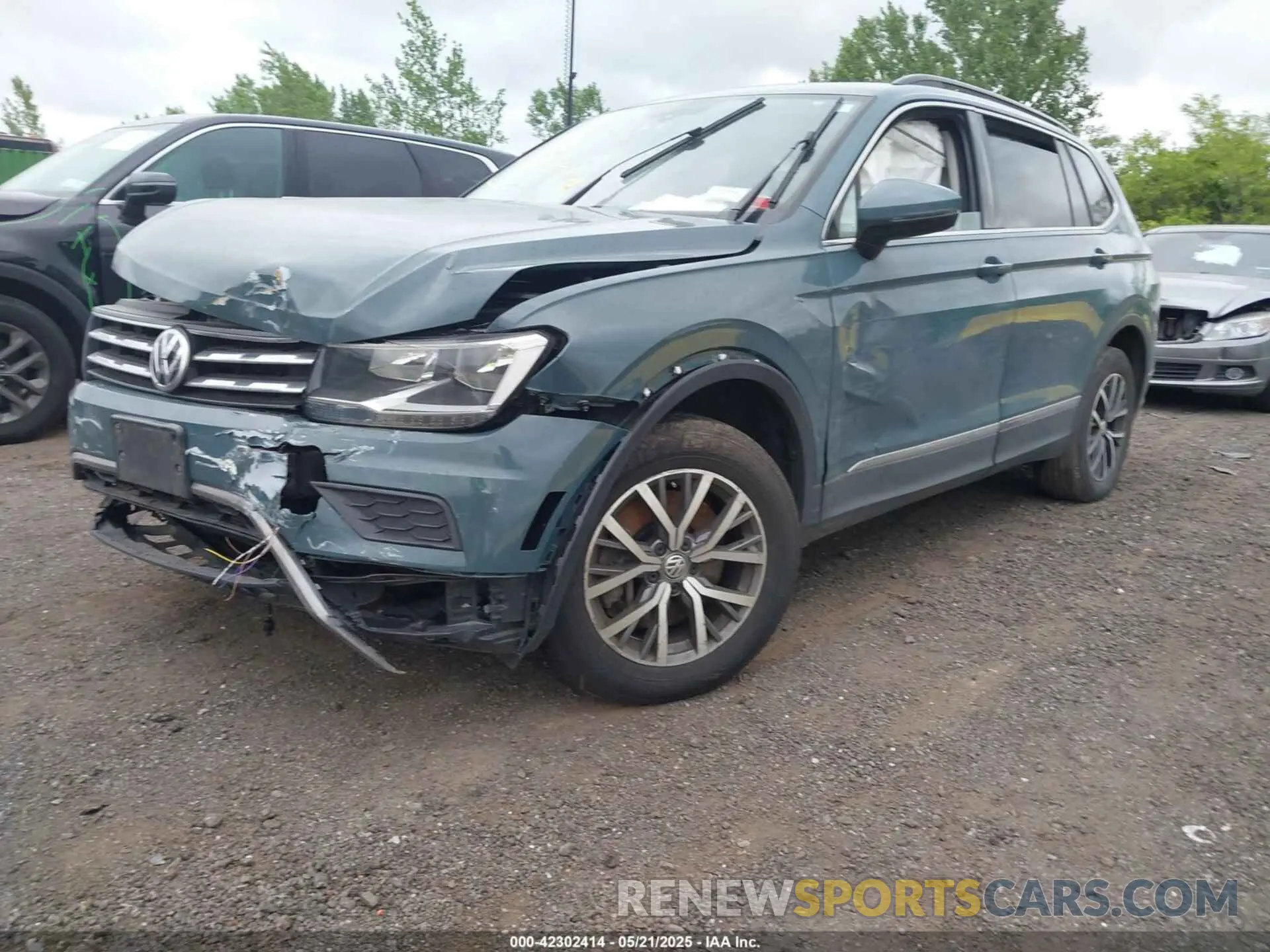 2 fotografías del automóvil dañado 3VV2B7AX0LM124635 VOLKSWAGEN TIGUAN 2020