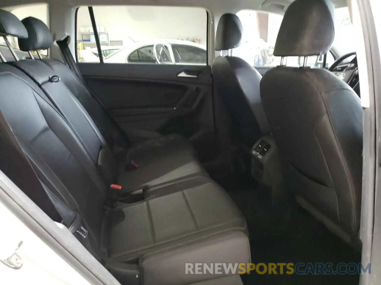 11 fotografías del automóvil dañado 3VV2B7AX1LM009008 VOLKSWAGEN TIGUAN 2020