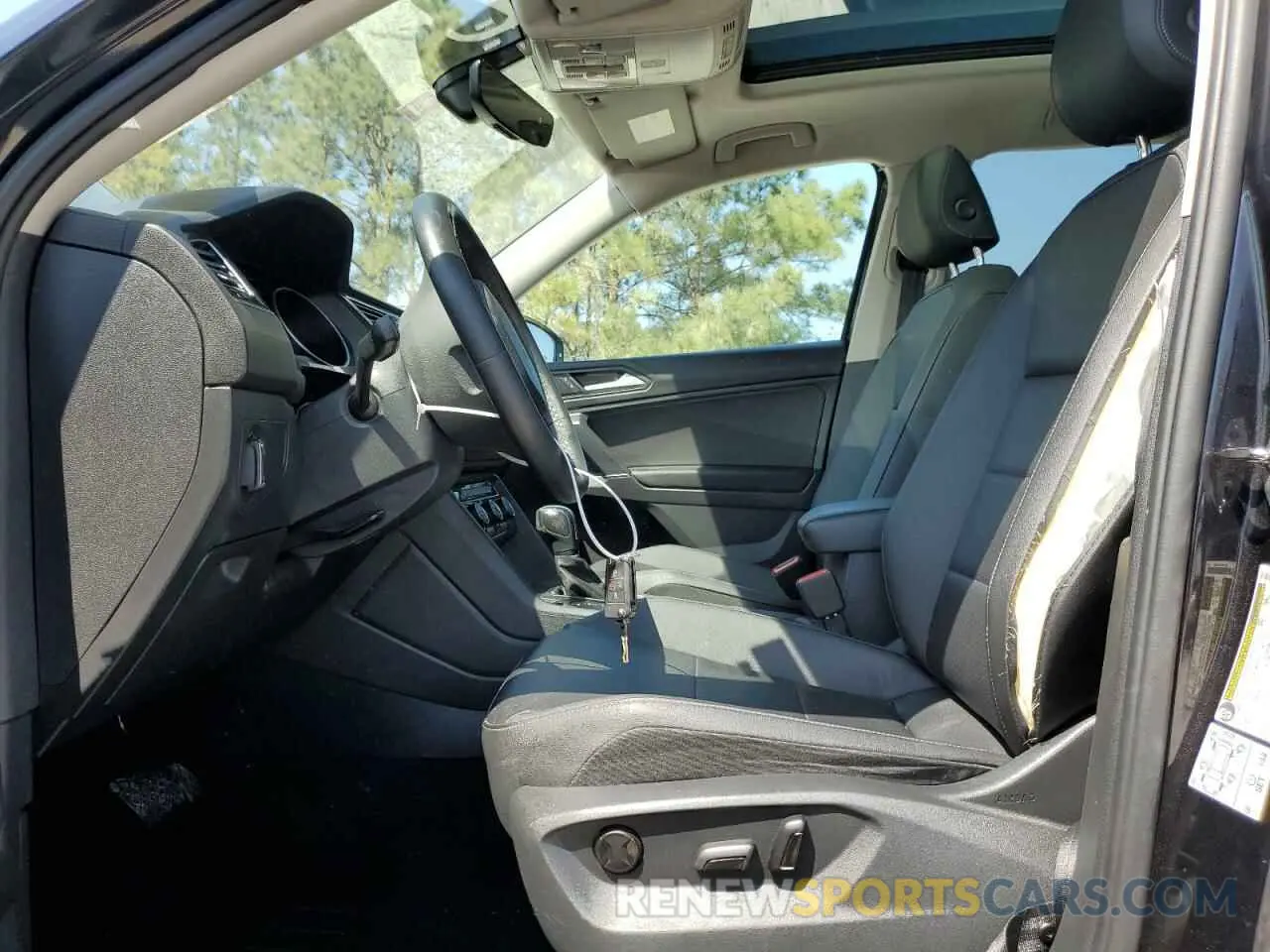 7 fotografías del automóvil dañado 3VV2B7AX1LM017917 VOLKSWAGEN TIGUAN 2020