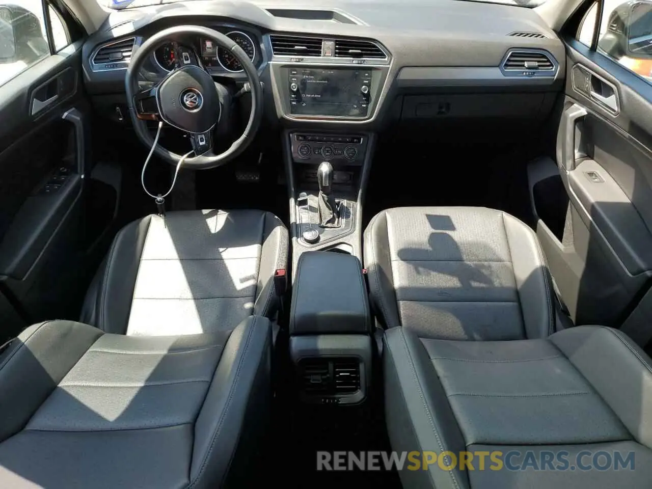 8 fotografías del automóvil dañado 3VV2B7AX1LM017917 VOLKSWAGEN TIGUAN 2020