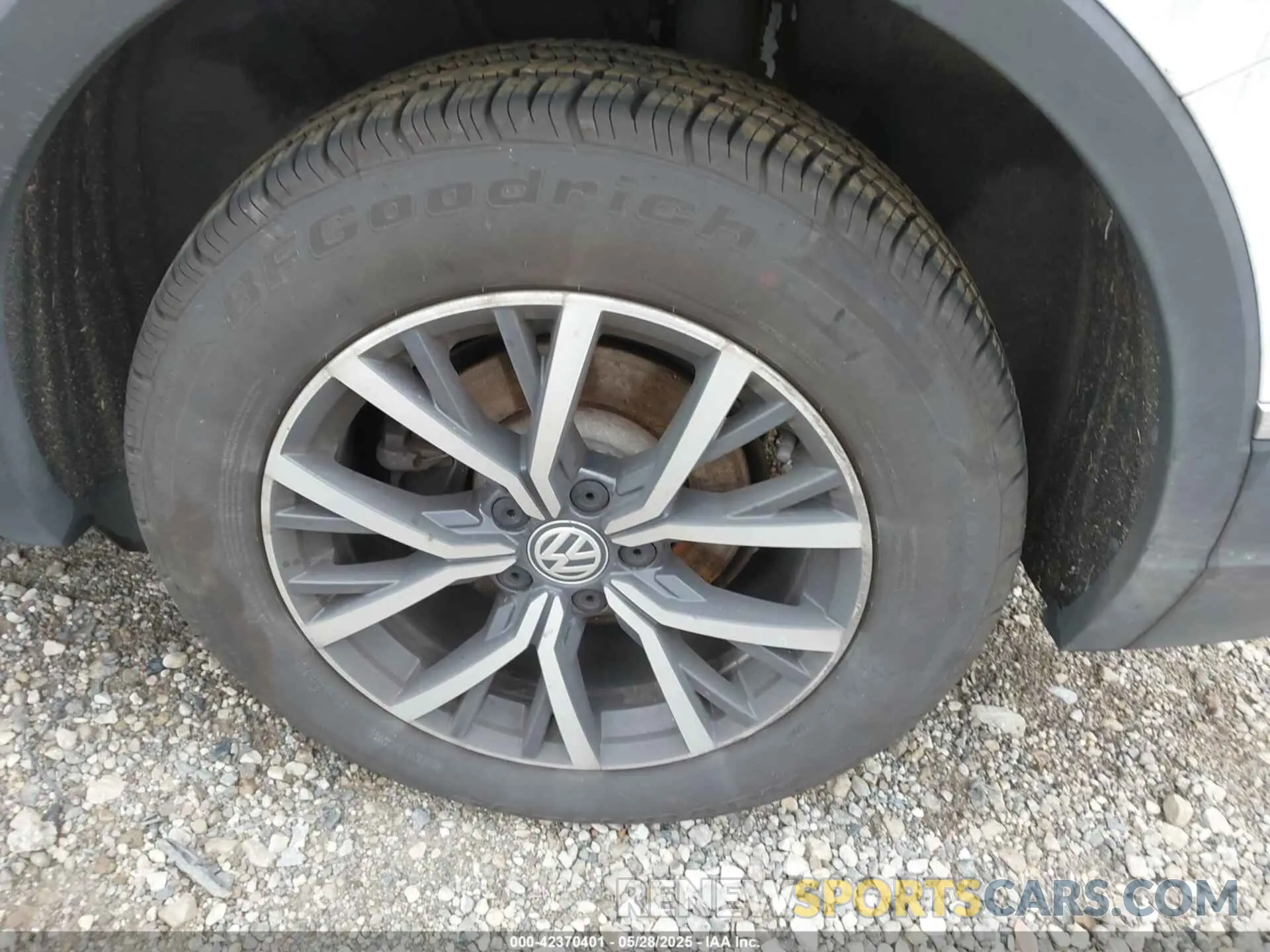 12 fotografías del automóvil dañado 3VV2B7AX1LM106919 VOLKSWAGEN TIGUAN 2020