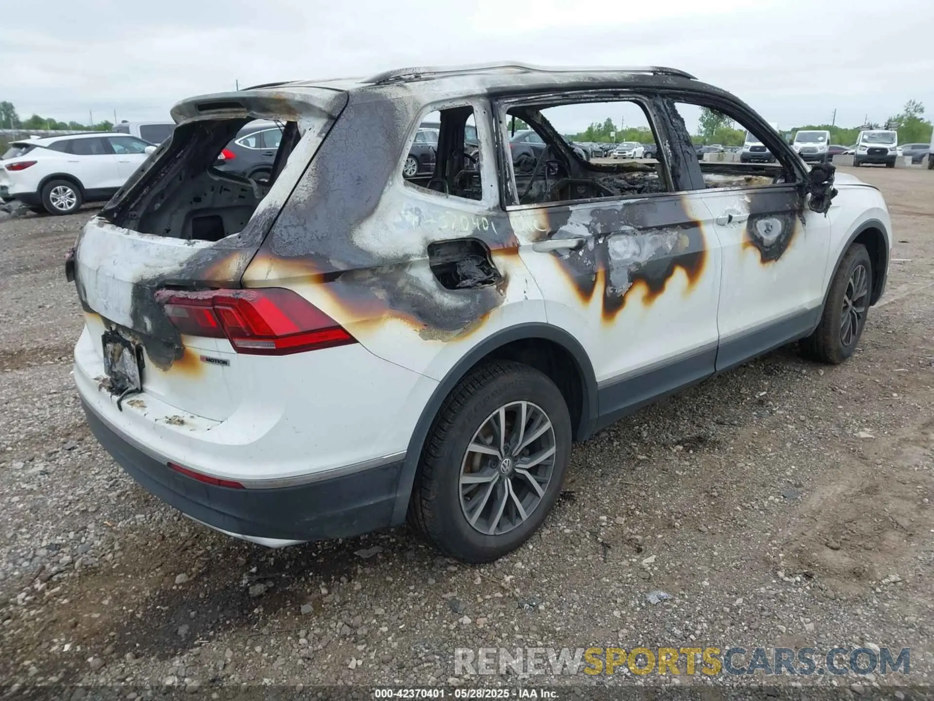 4 fotografías del automóvil dañado 3VV2B7AX1LM106919 VOLKSWAGEN TIGUAN 2020