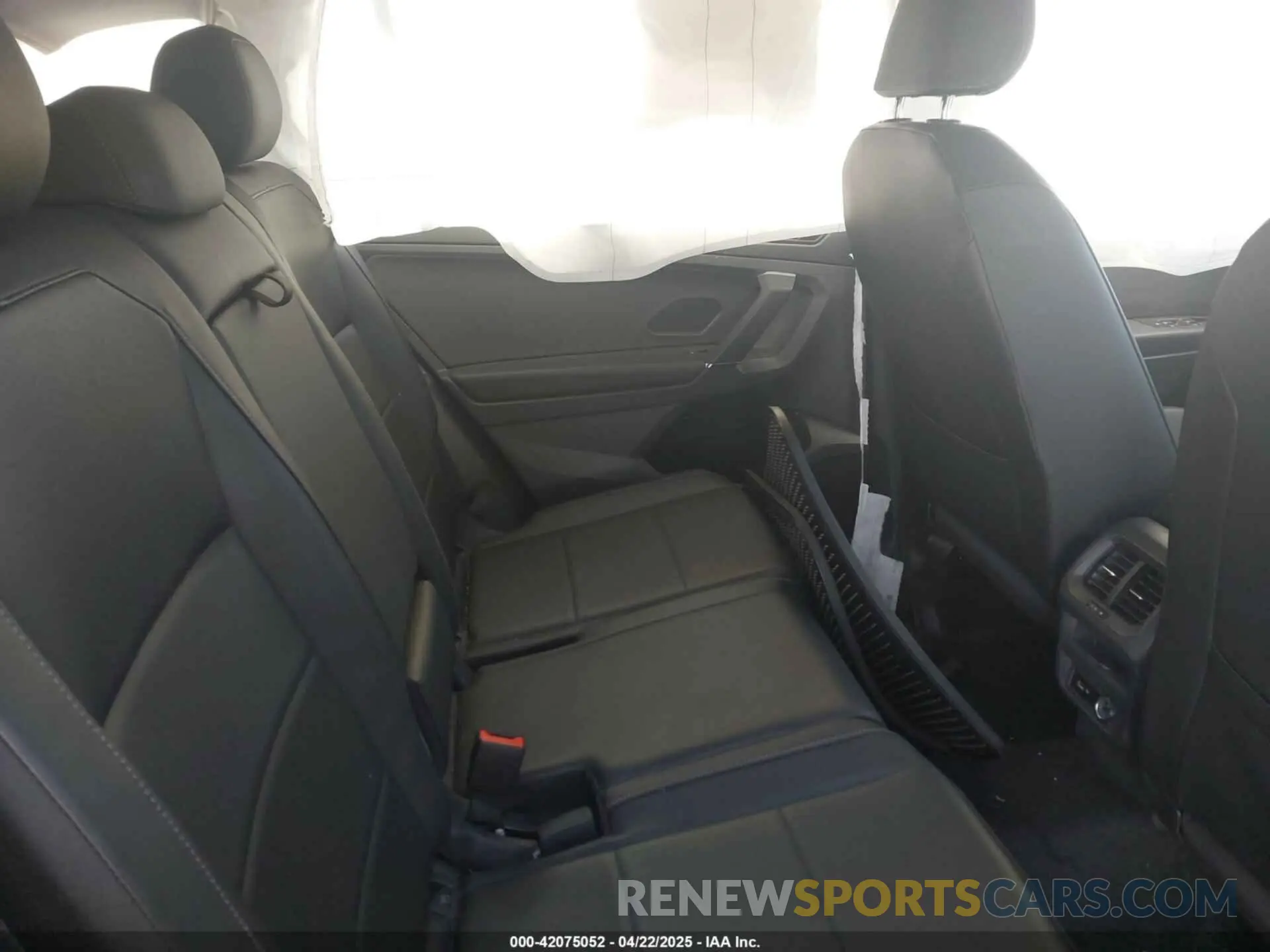 8 fotografías del automóvil dañado 3VV2B7AX2LM017277 VOLKSWAGEN TIGUAN 2020