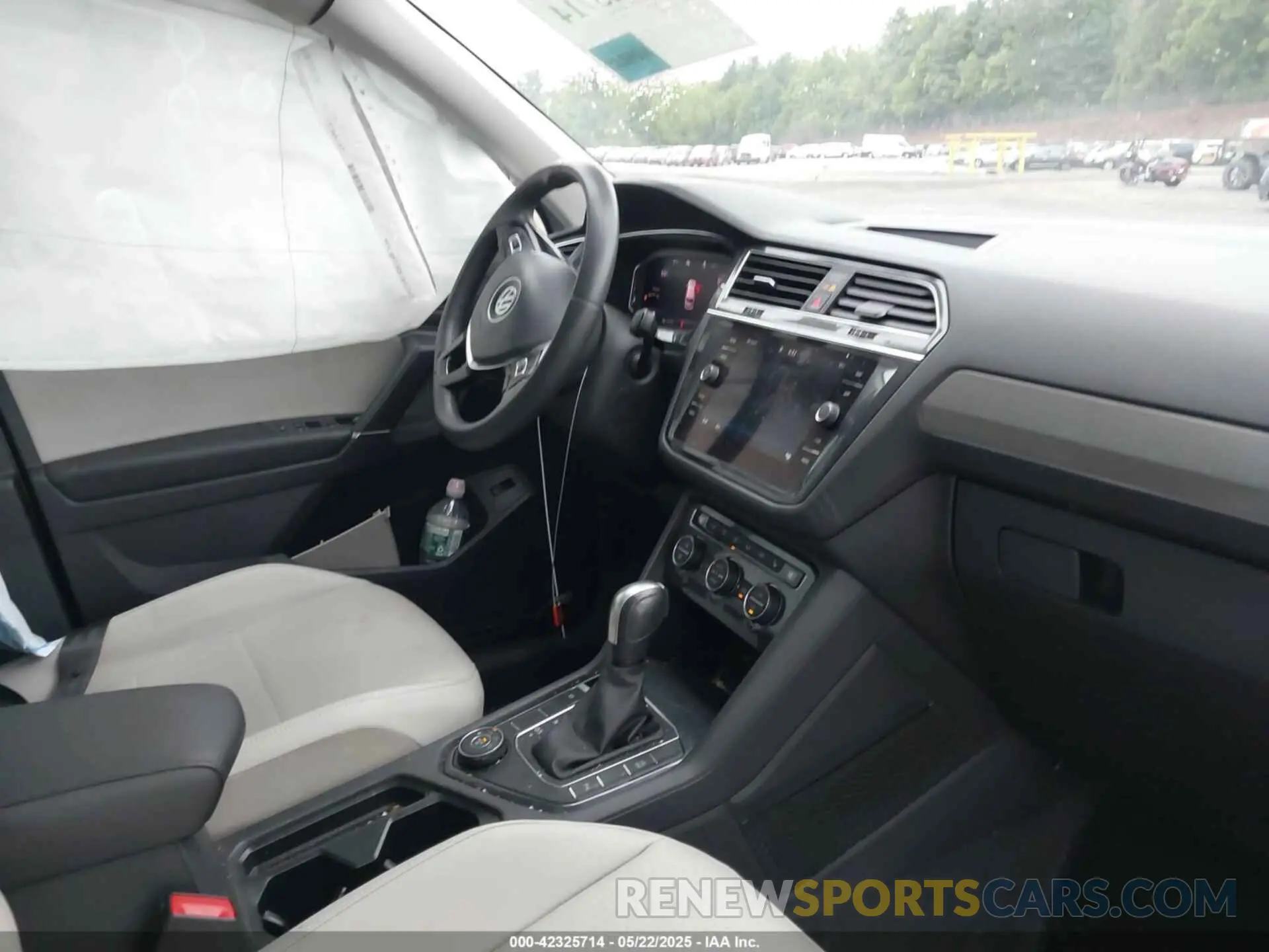 5 fotografías del automóvil dañado 3VV2B7AX2LM022477 VOLKSWAGEN TIGUAN 2020